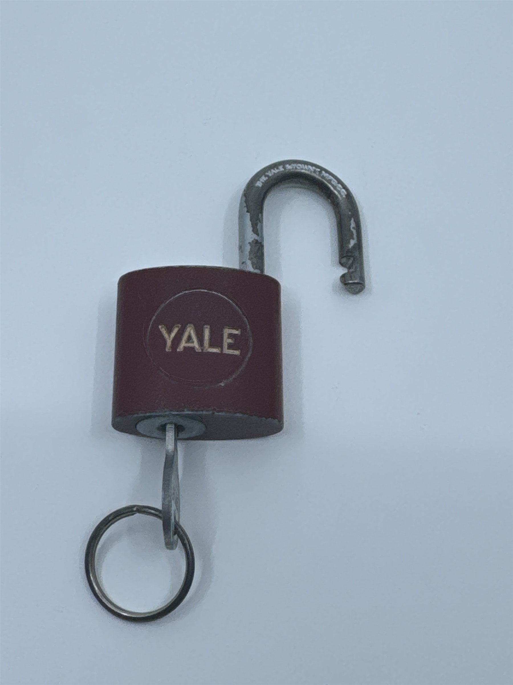Vintage Yale & Towne Red Lock Padlock /w Working Key USA Hardened 2-1/2"