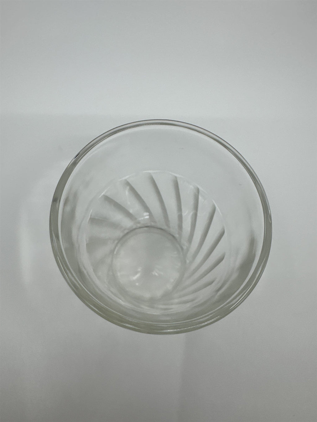 Vintage Juice Glass Twisted Diagonal Vertical Lines Design