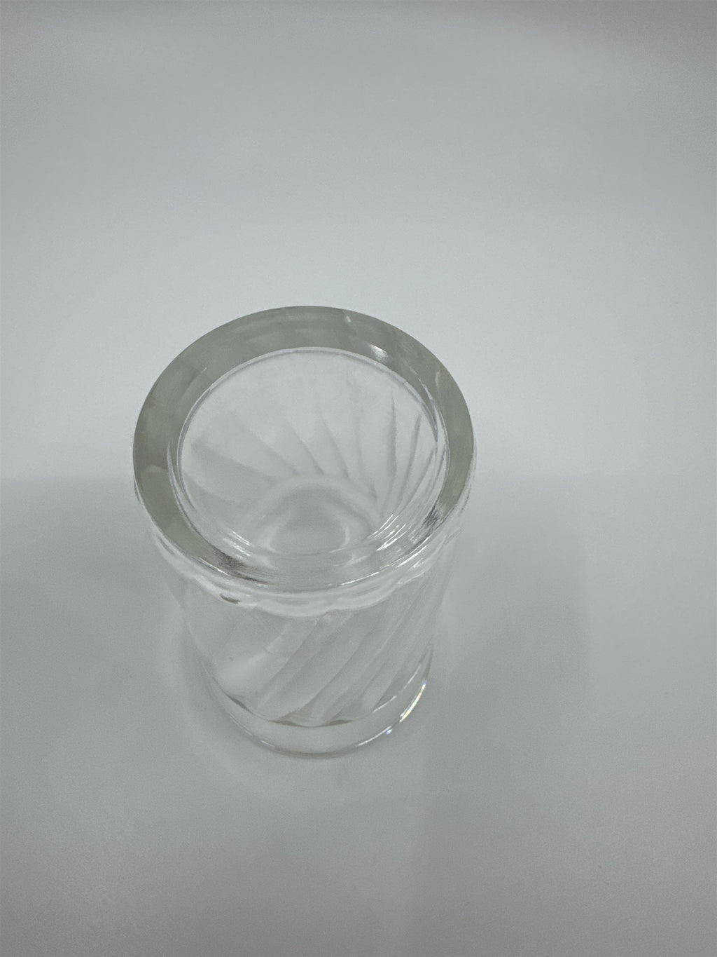Vintage Juice Glass Twisted Diagonal Vertical Lines Design