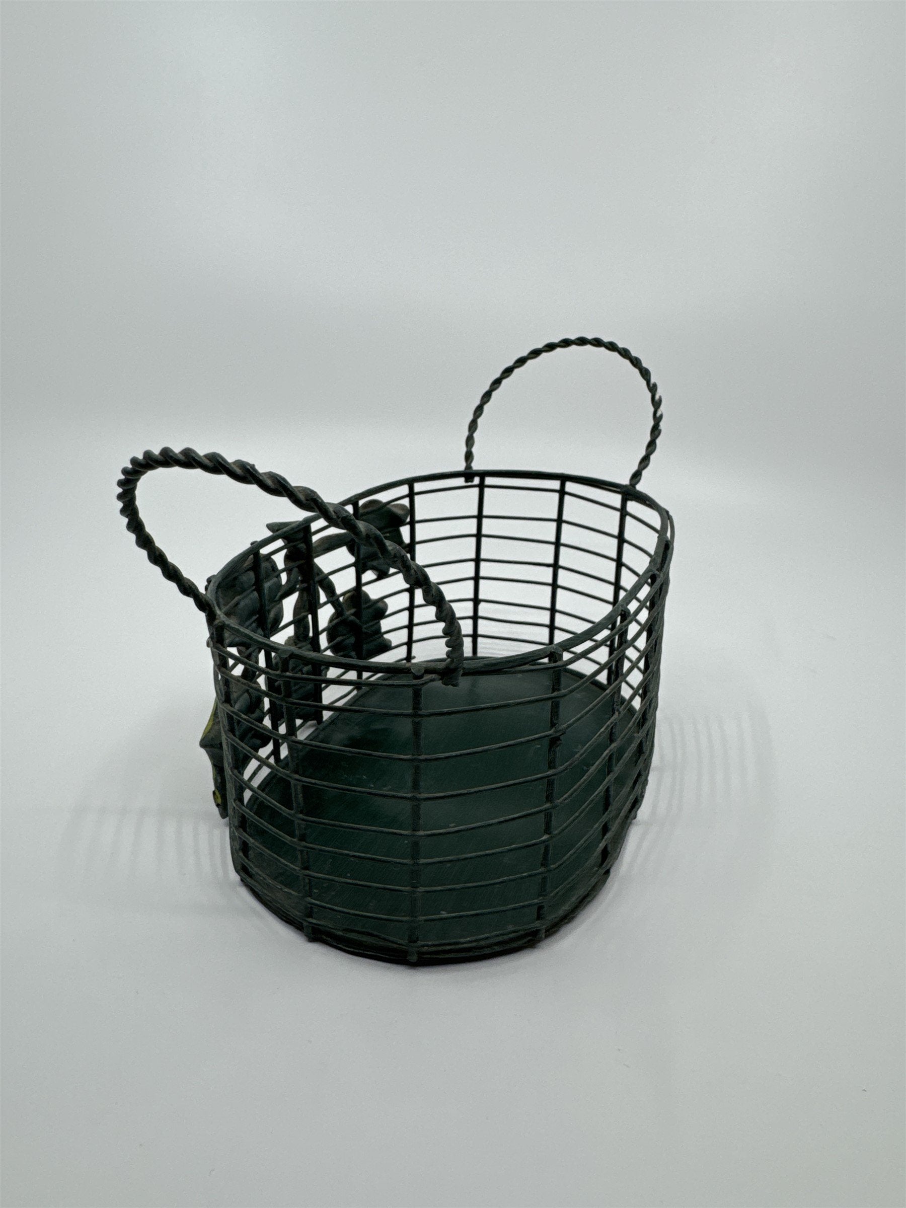 Vintage 7" Green Metal Wire Basket /w Handles and Leaves Vines Pattern