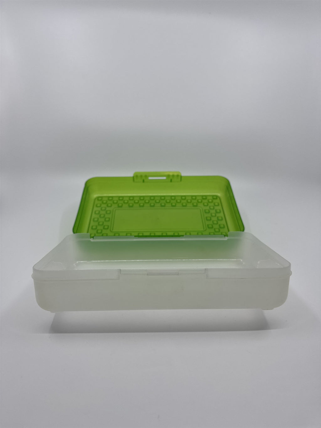 Vintage Plastic Pencil Box /w Hatch Latching Lid GREEN Unbranded