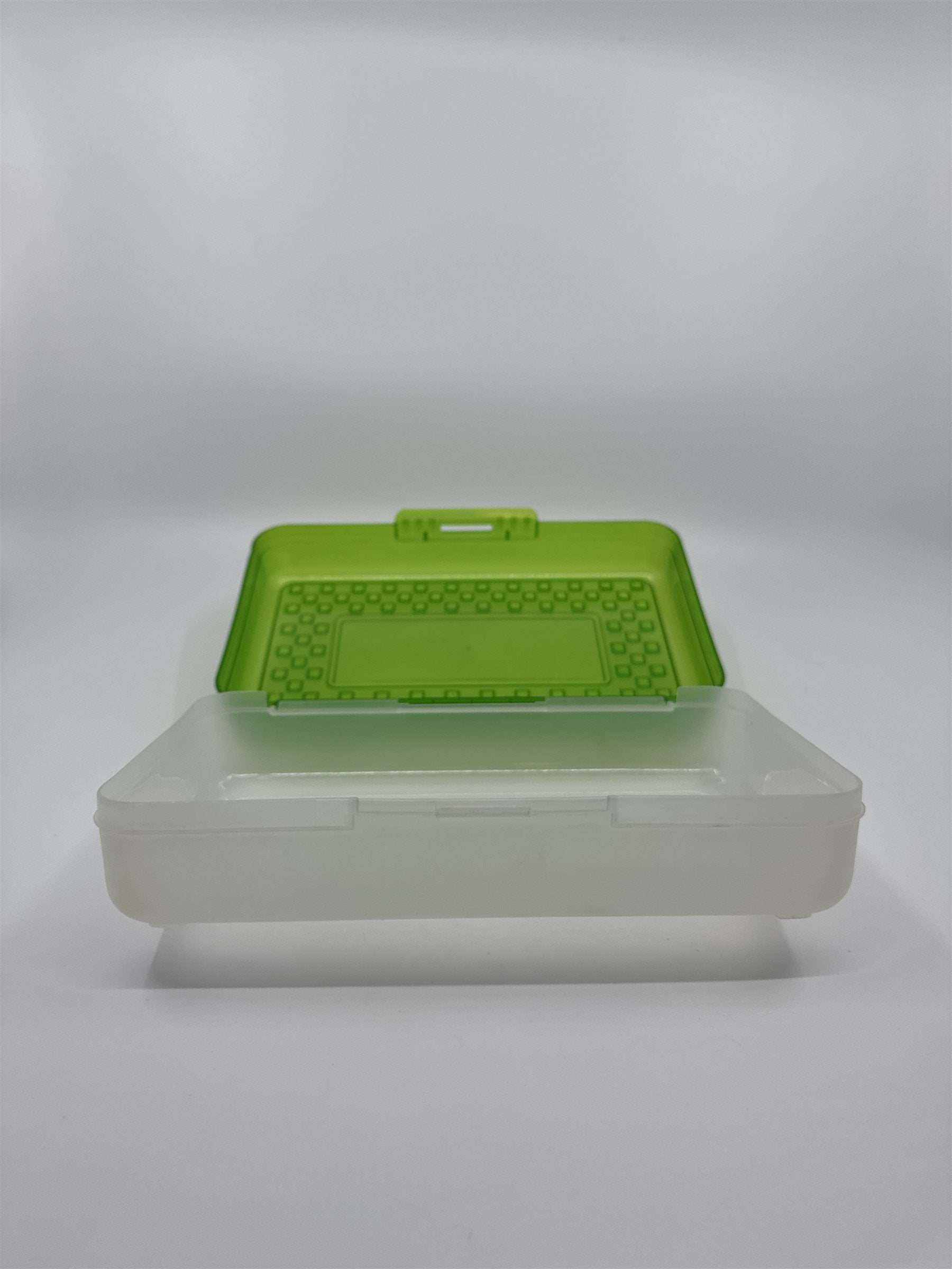 Vintage Plastic Pencil Box /w Hatch Latching Lid GREEN Unbranded