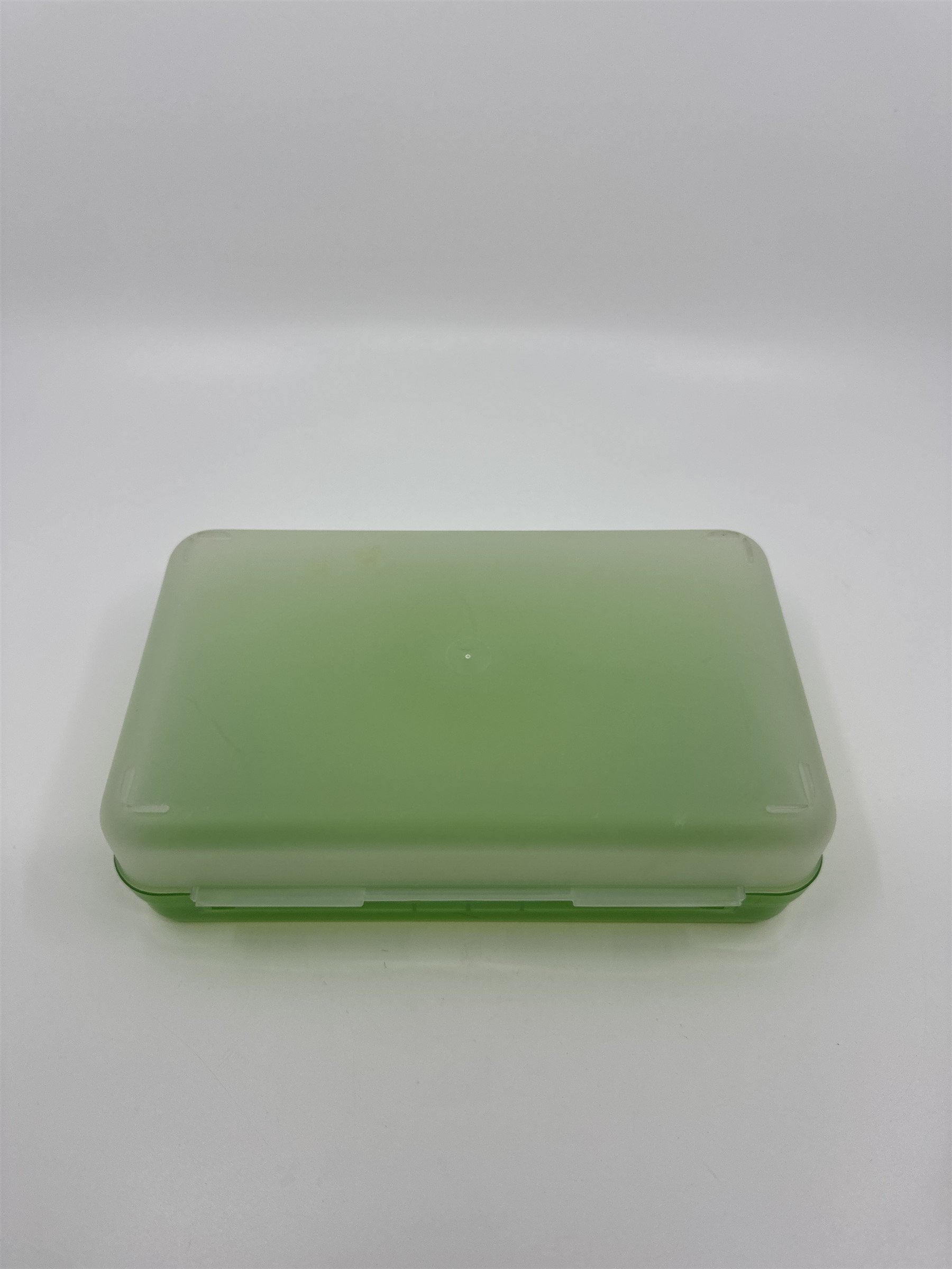 Vintage Plastic Pencil Box /w Hatch Latching Lid GREEN Unbranded