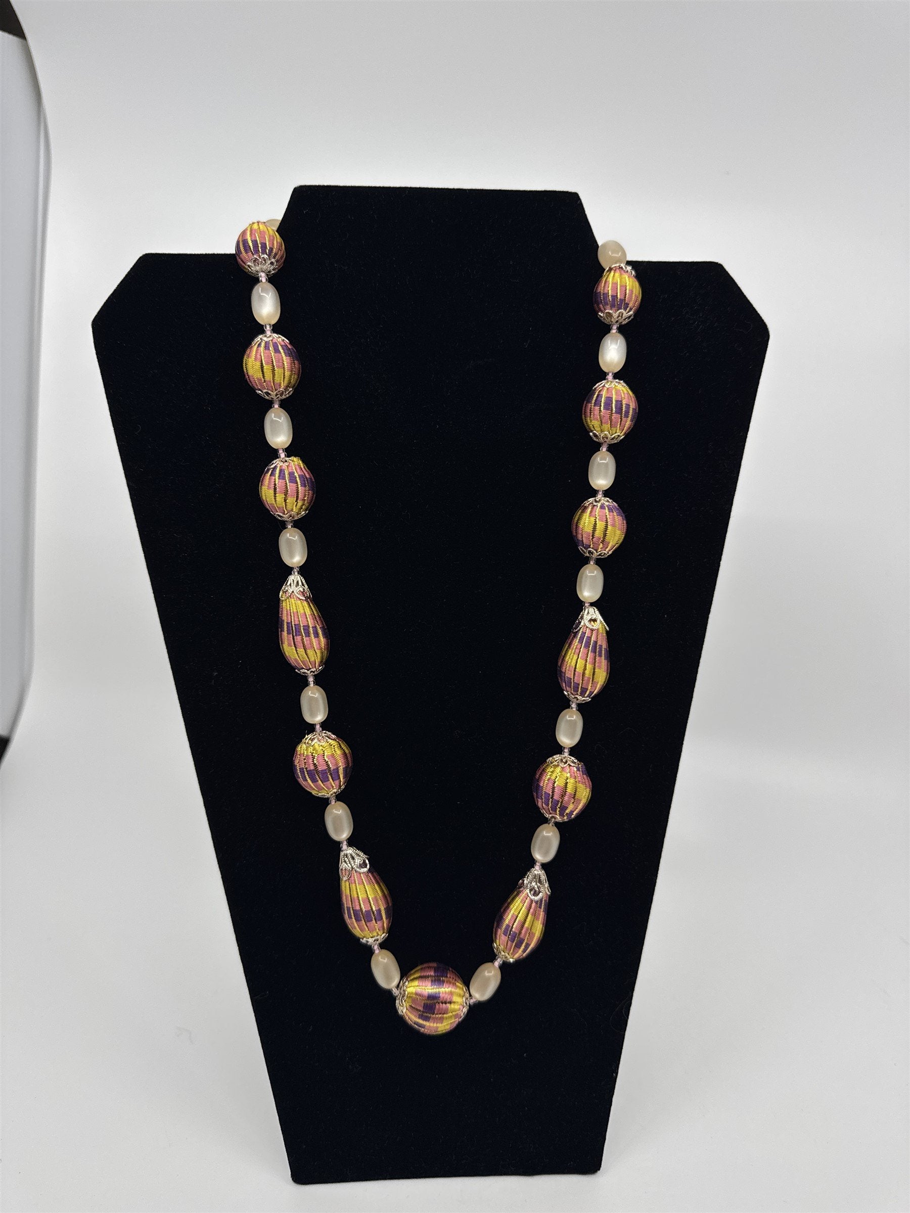 Vintage JAPAN White Lucite Shiny Threaded Balls Lanterns Necklace w Button Clasp