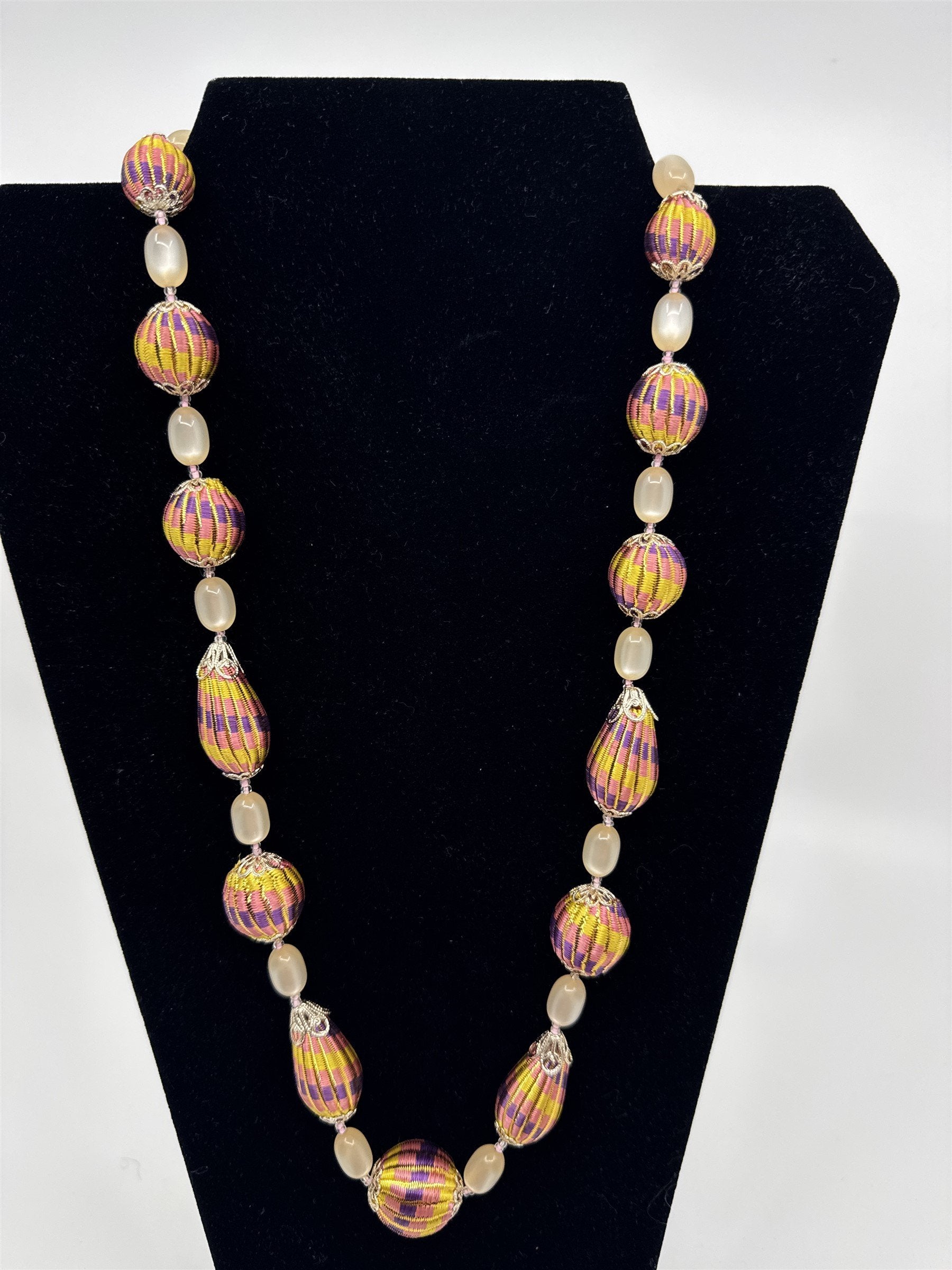 Vintage JAPAN White Lucite Shiny Threaded Balls Lanterns Necklace w Button Clasp