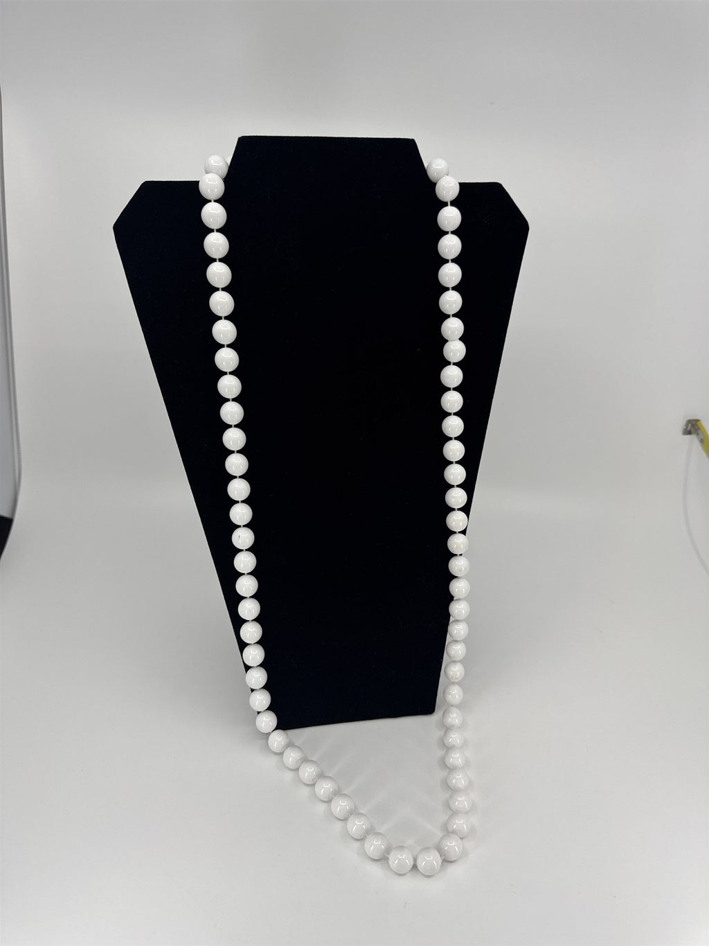 Vintage Costume Jewelry Necklace Thick White Beads