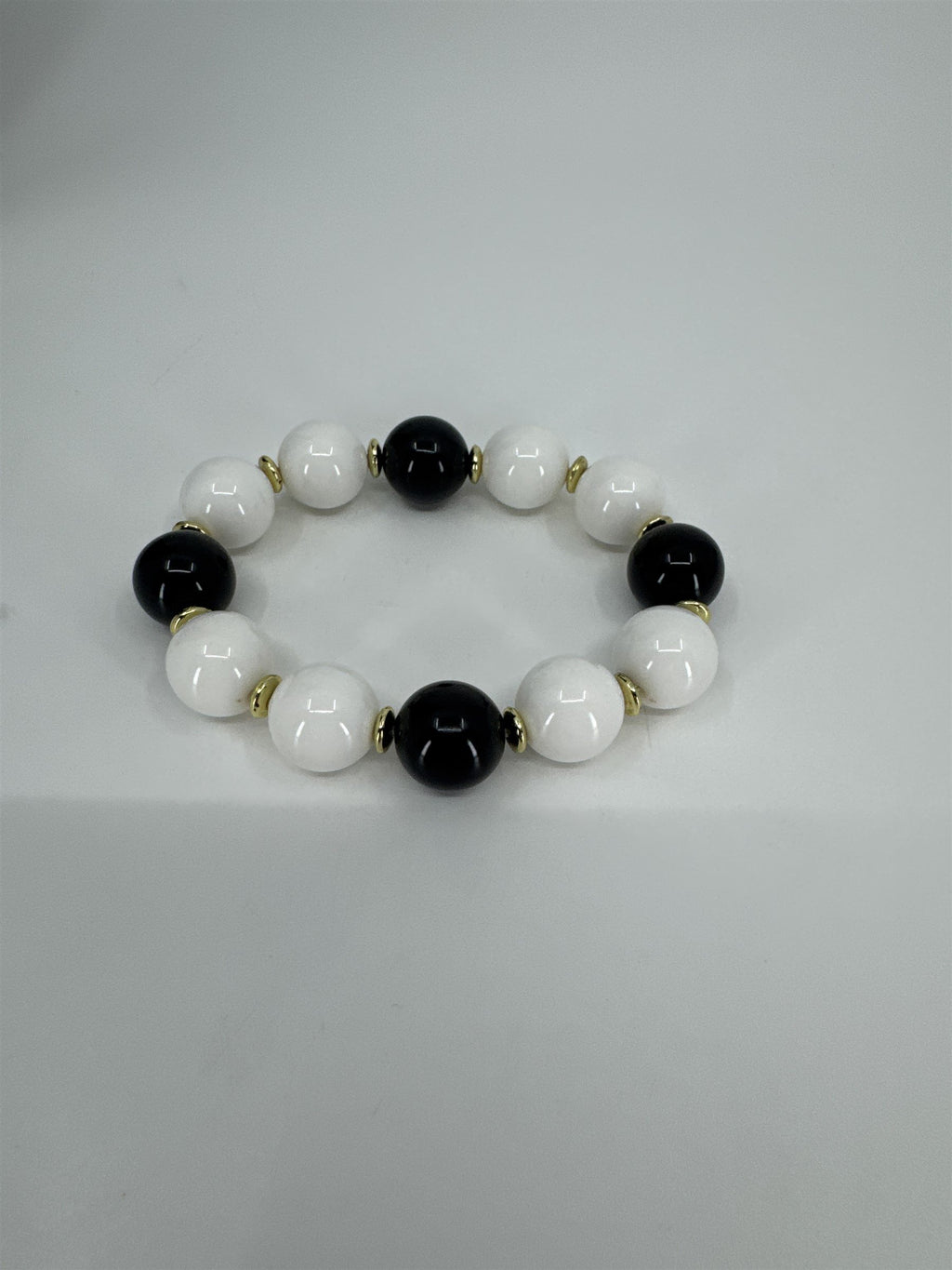 Vintage Black and White Beaded Hard Plastic Acrylic Resin Bracelet Womens