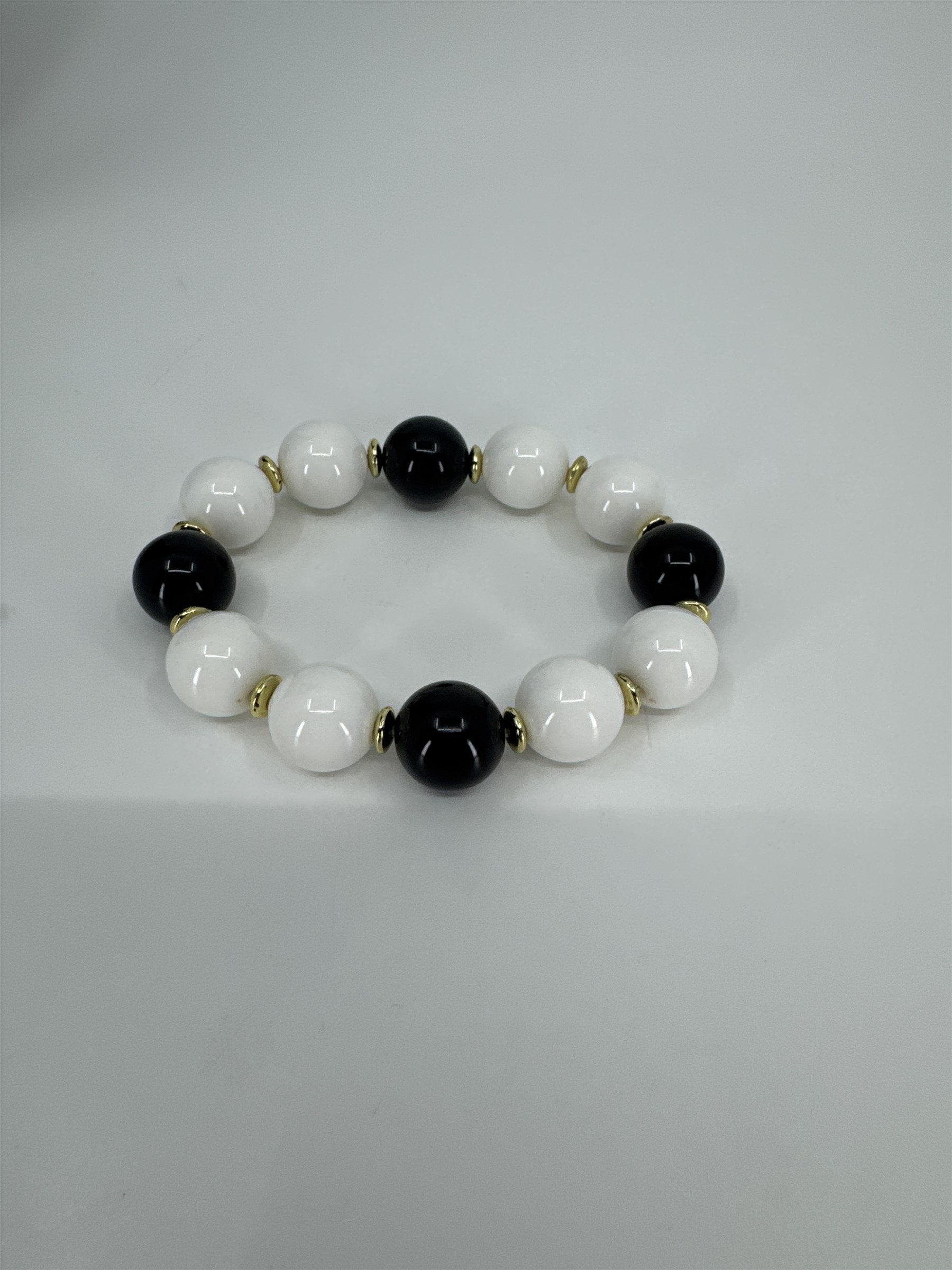 Vintage Black and White Beaded Hard Plastic Acrylic Resin Bracelet Womens