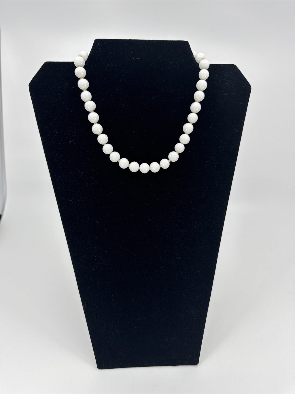 Vintage JAPAN Costume Jewelry Faux Pearl Tapered Necklace
