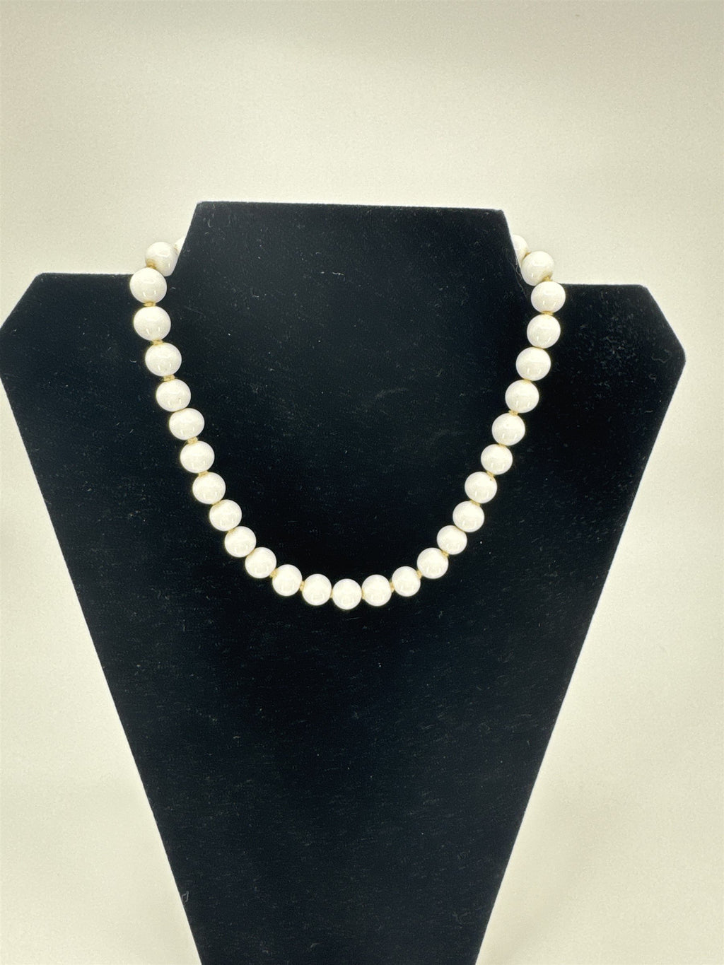 Vintage JAPAN Costume Jewelry Faux Pearl Tapered Necklace