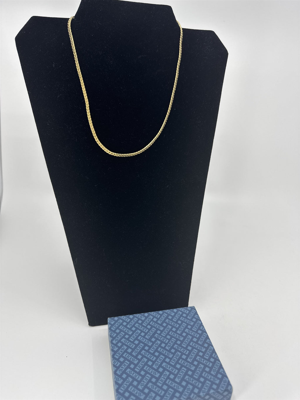 Vintage Gold Toned Avon Necklace Chain Rope Womens Necklace With Box