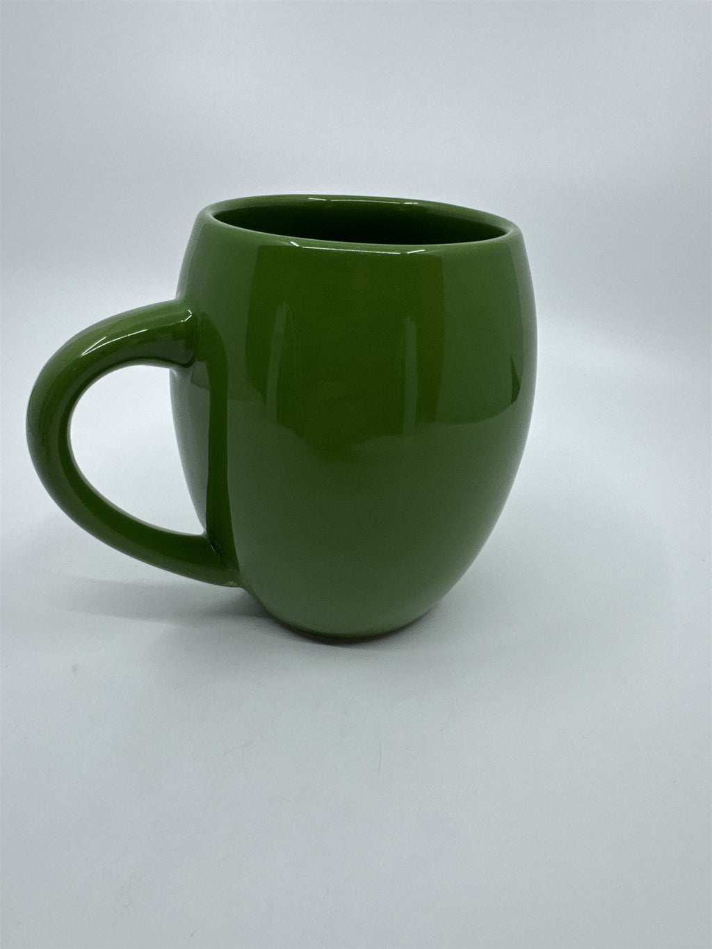 M&M World I Melt for No One Large 20oz Green Barrel Coffee Mug Cup (Chip/Crack)