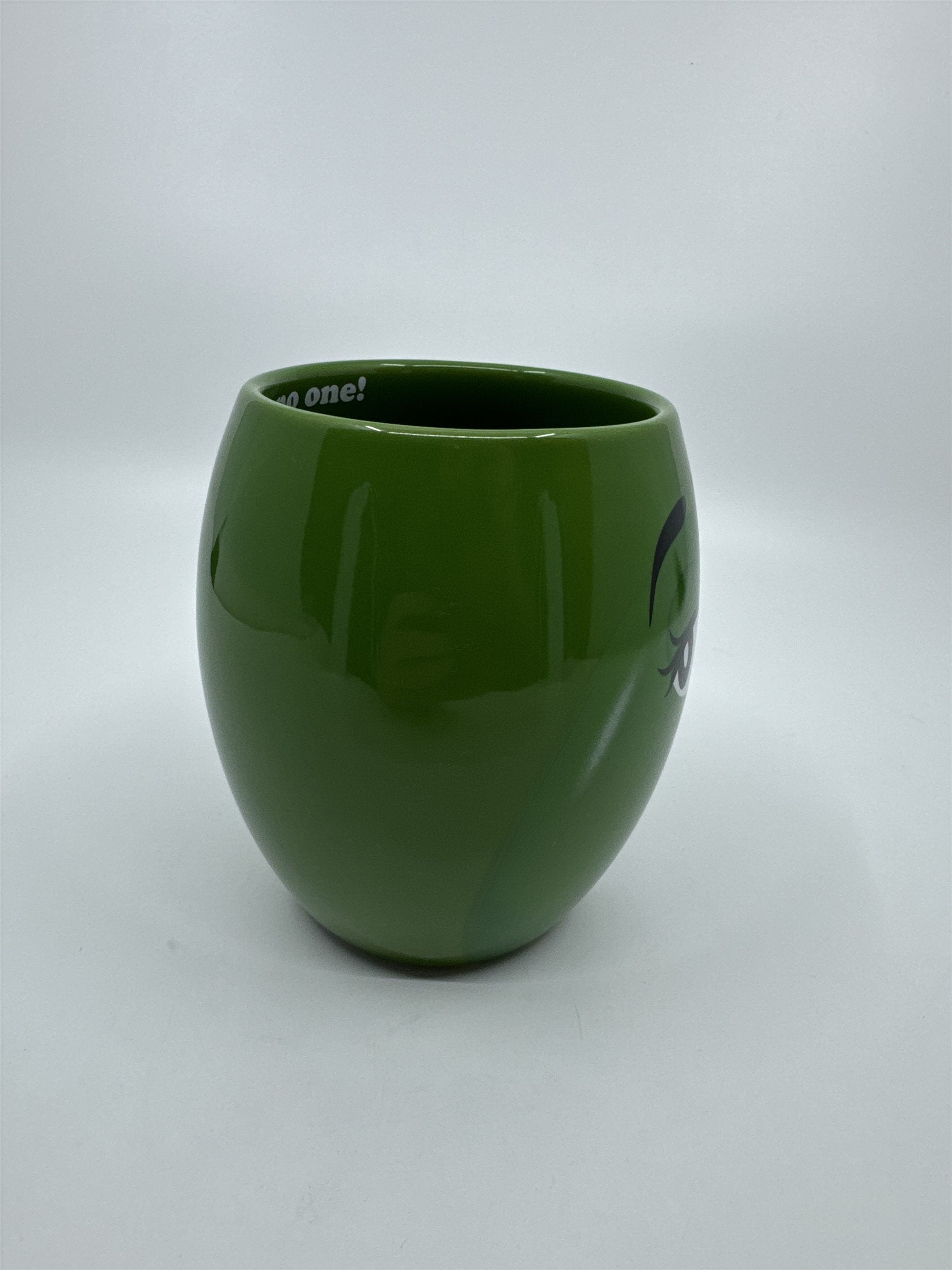 M&M World I Melt for No One Large 20oz Green Barrel Coffee Mug Cup (Chip/Crack)