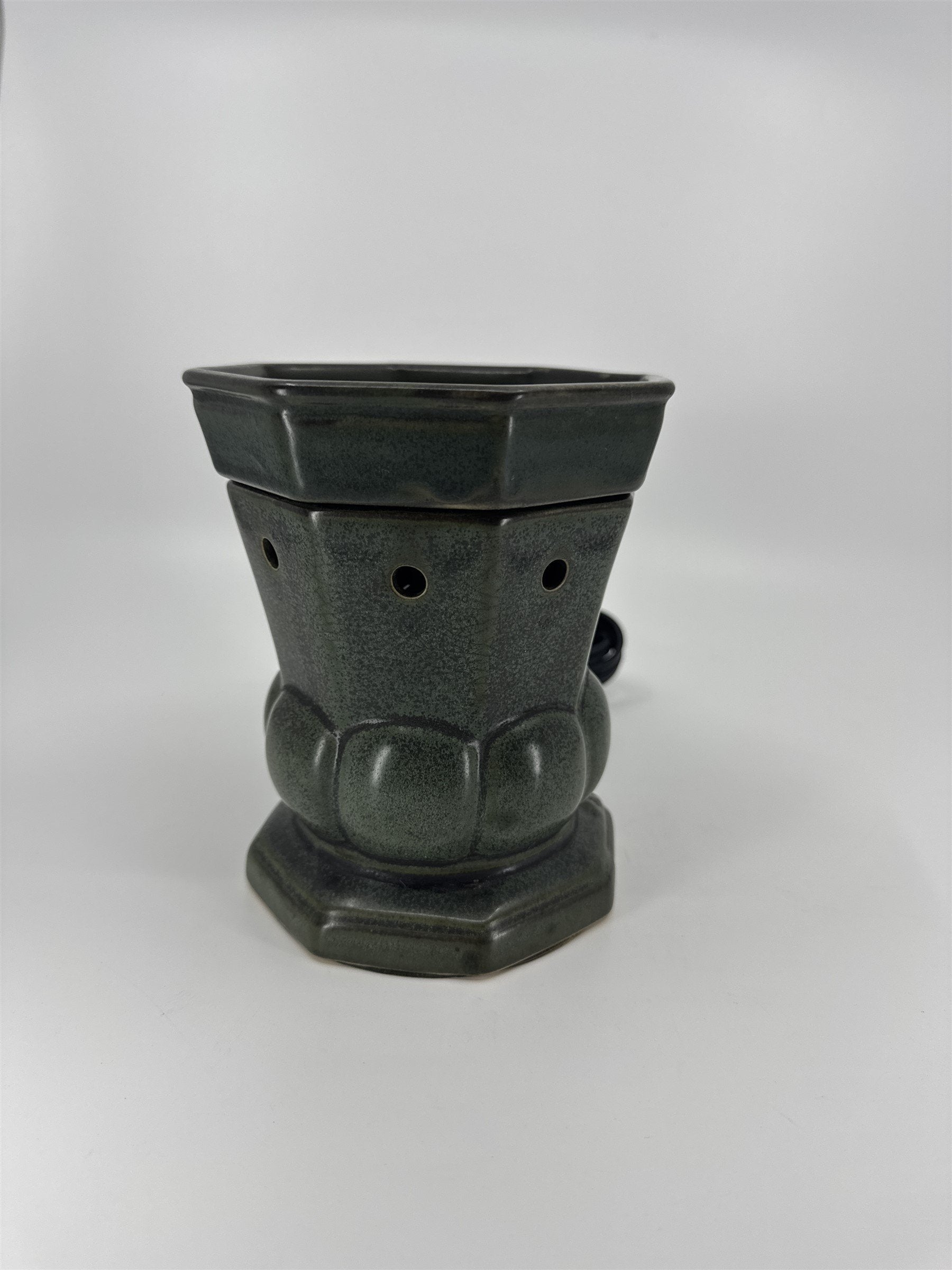 Scentsy Full Size DSW-VERD Green Statue Style Candle Wax Warmer WORKS /w Bulb