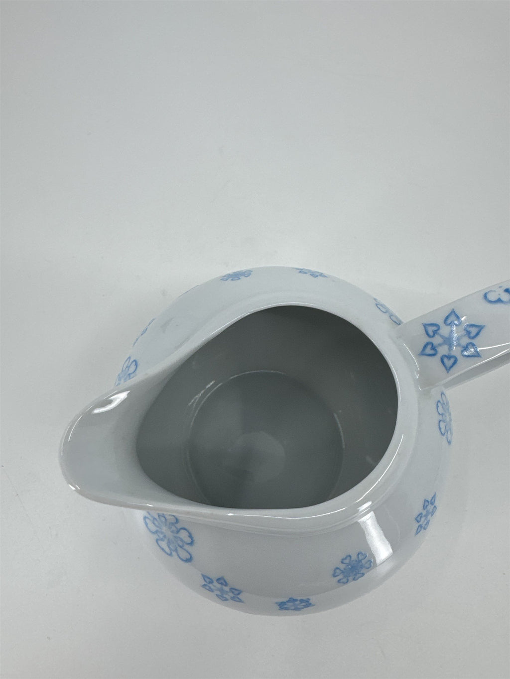Cardew Design England Paul Cardew Alice in Wonderland Mad Creamer AIW13053