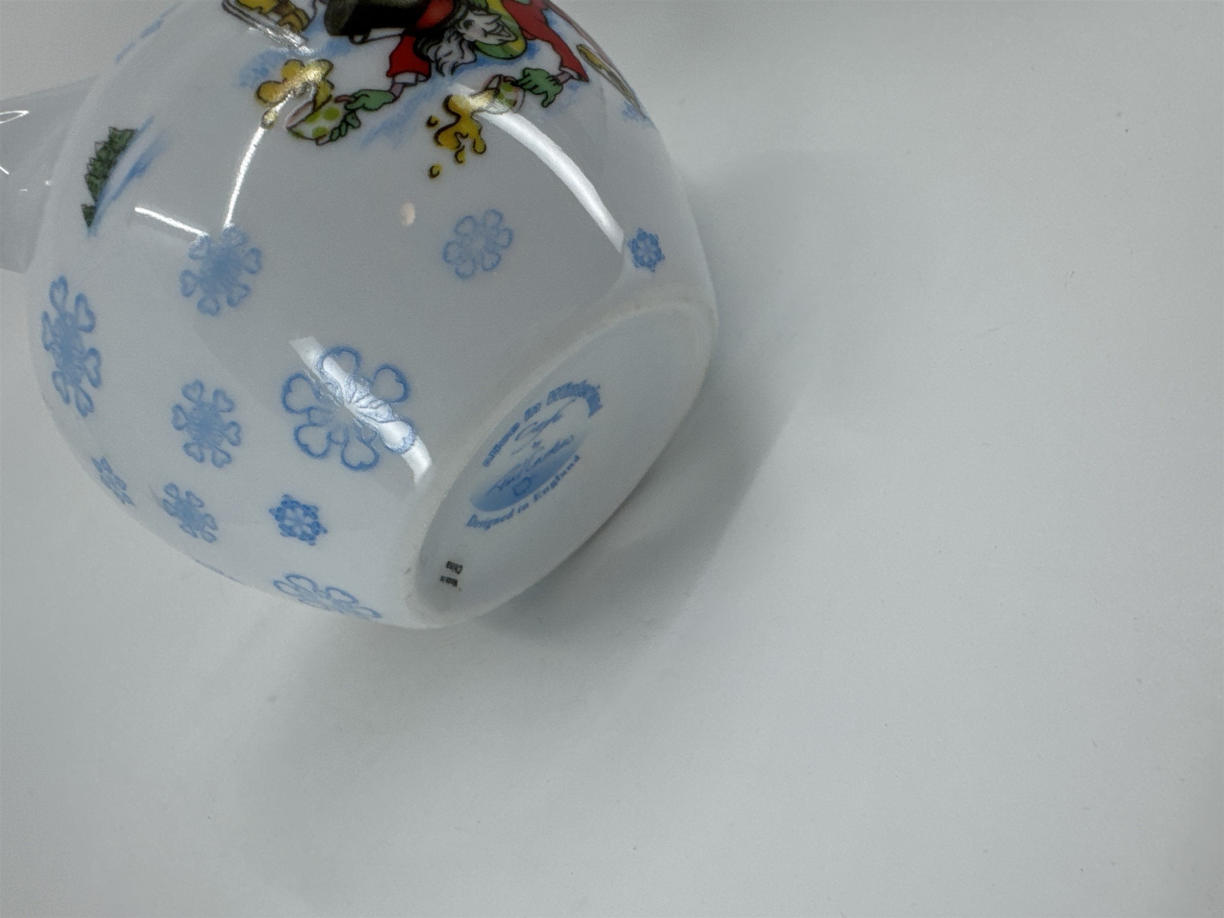 Cardew Design England Paul Cardew Alice in Wonderland Mad Creamer AIW13053