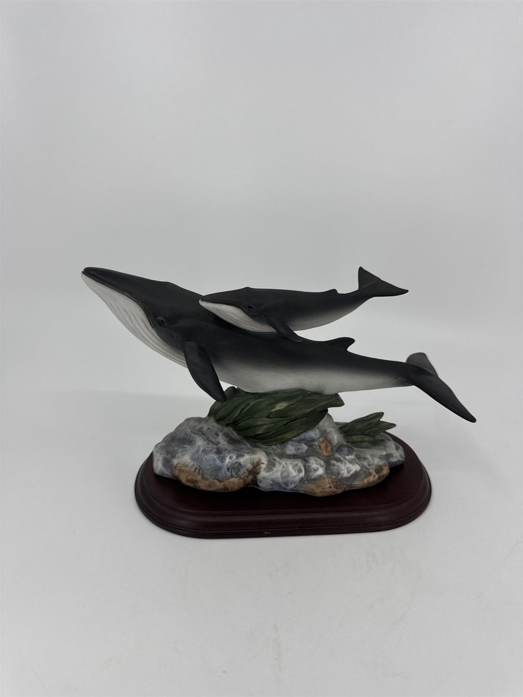 Homco Masterpiece Porcelain Figurine Endangered Species Fin Whales /w Wood Base