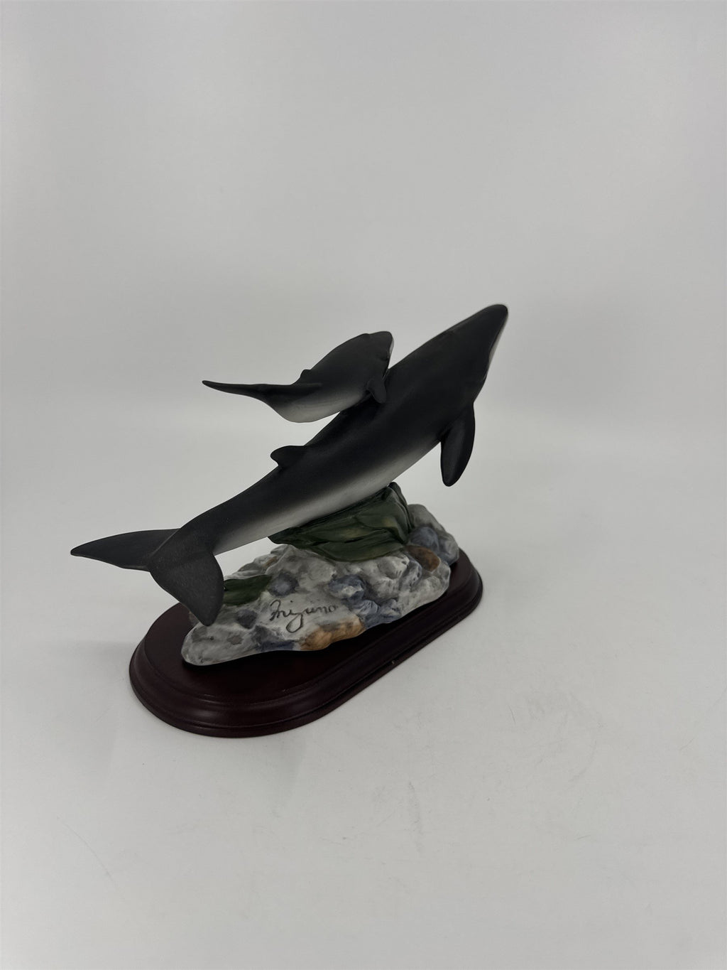Homco Masterpiece Porcelain Figurine Endangered Species Fin Whales /w Wood Base