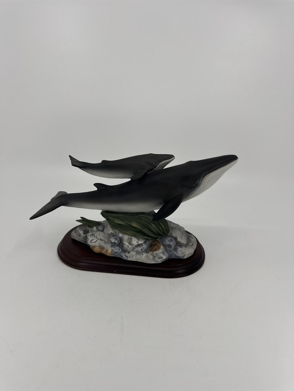 Homco Masterpiece Porcelain Figurine Endangered Species Fin Whales /w Wood Base