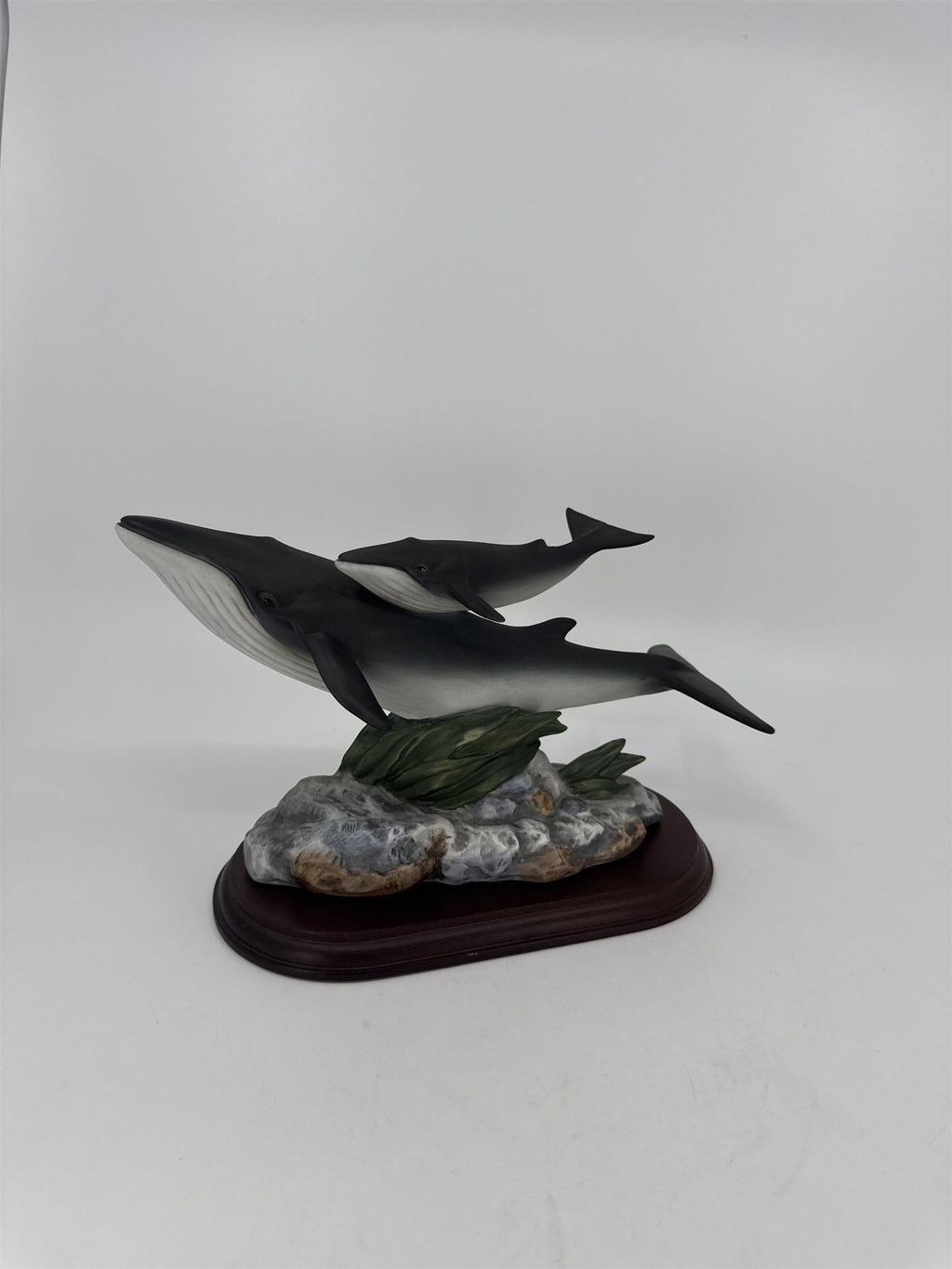 Homco Masterpiece Porcelain Figurine Endangered Species Fin Whales /w Wood Base