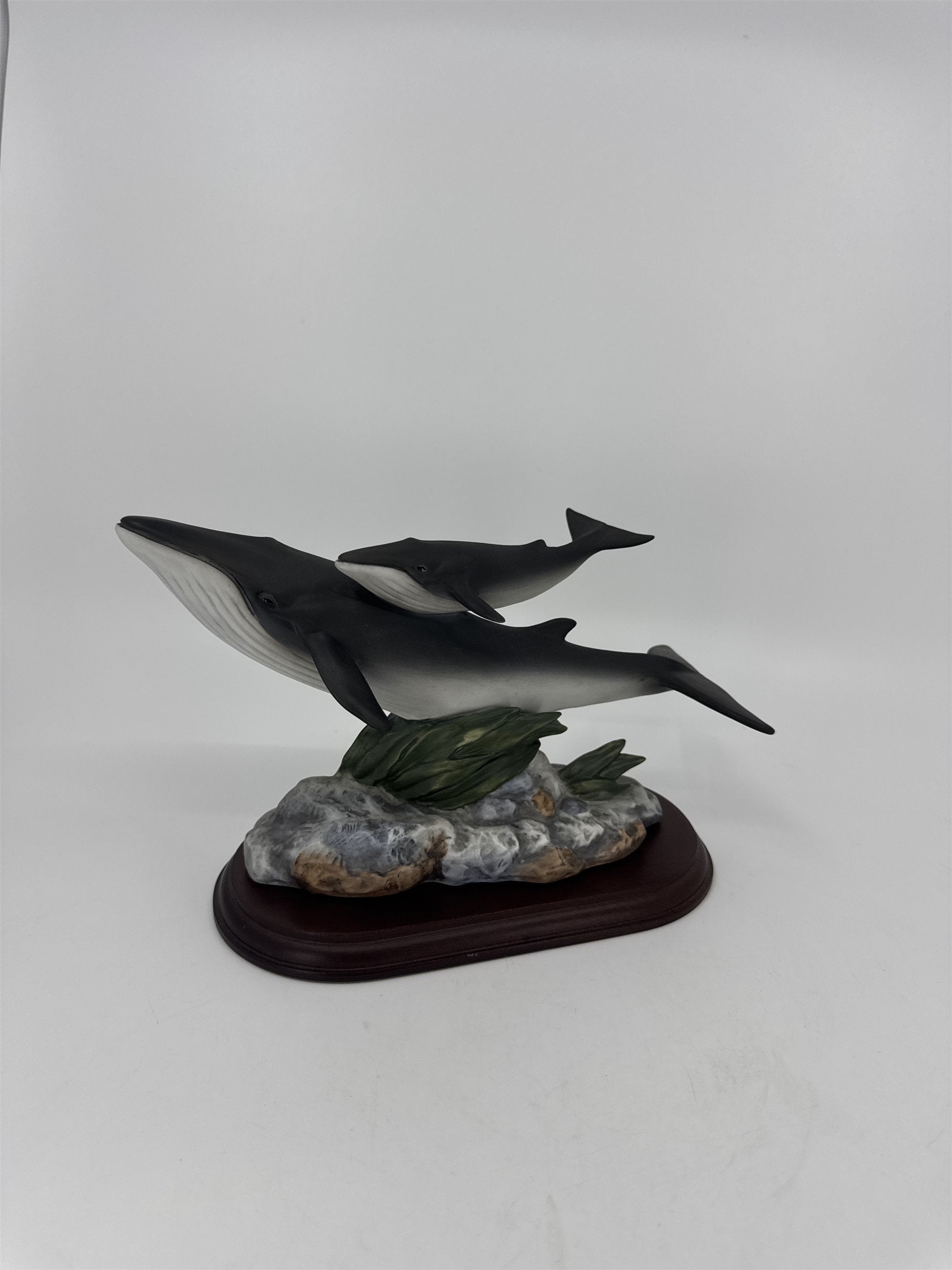 Homco Masterpiece Porcelain Figurine Endangered Species Fin Whales /w Wood Base