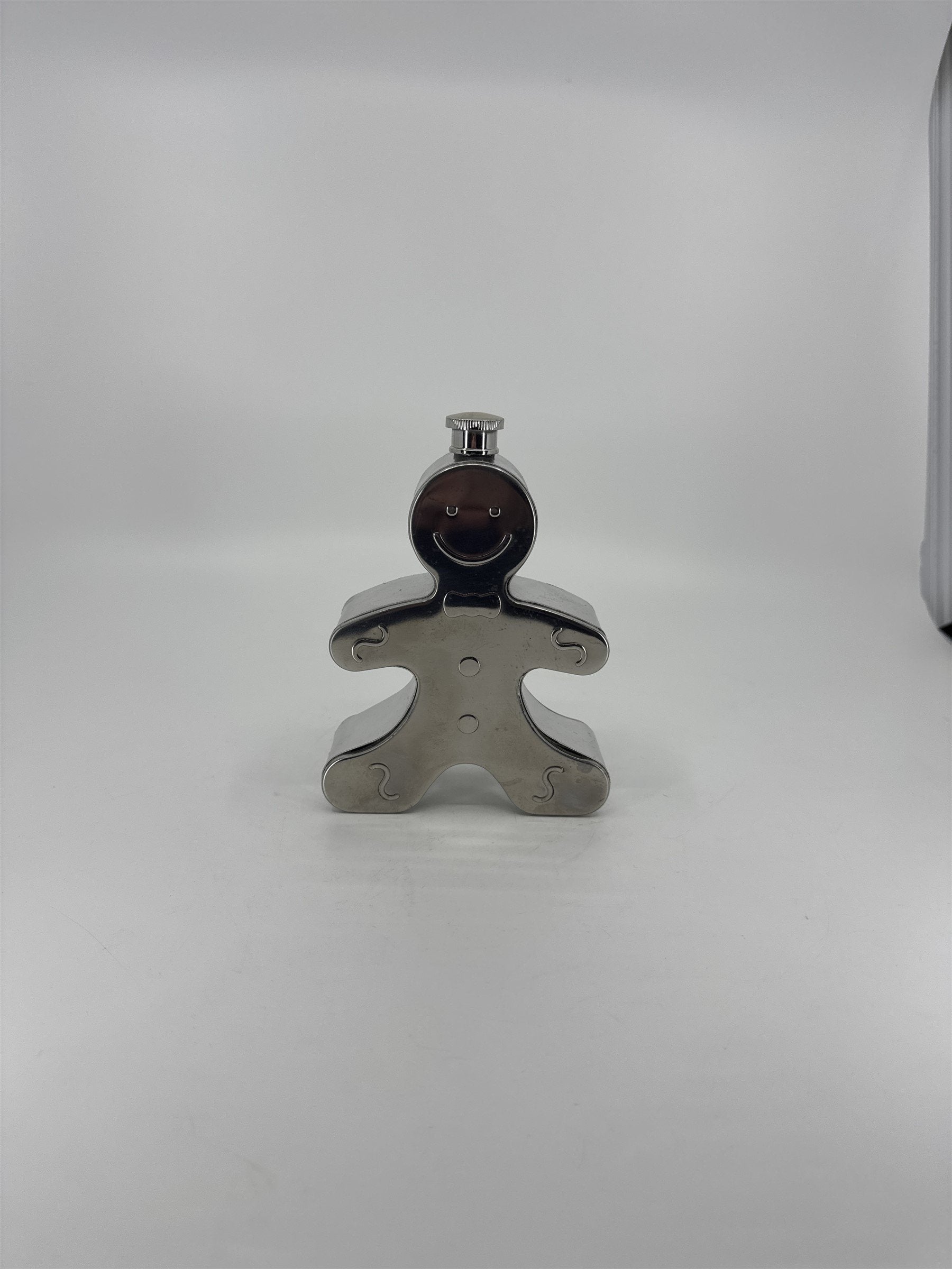 Wembley Gingerbread Man Flash Silver Tone Color Christmas Holiday Gift Flask