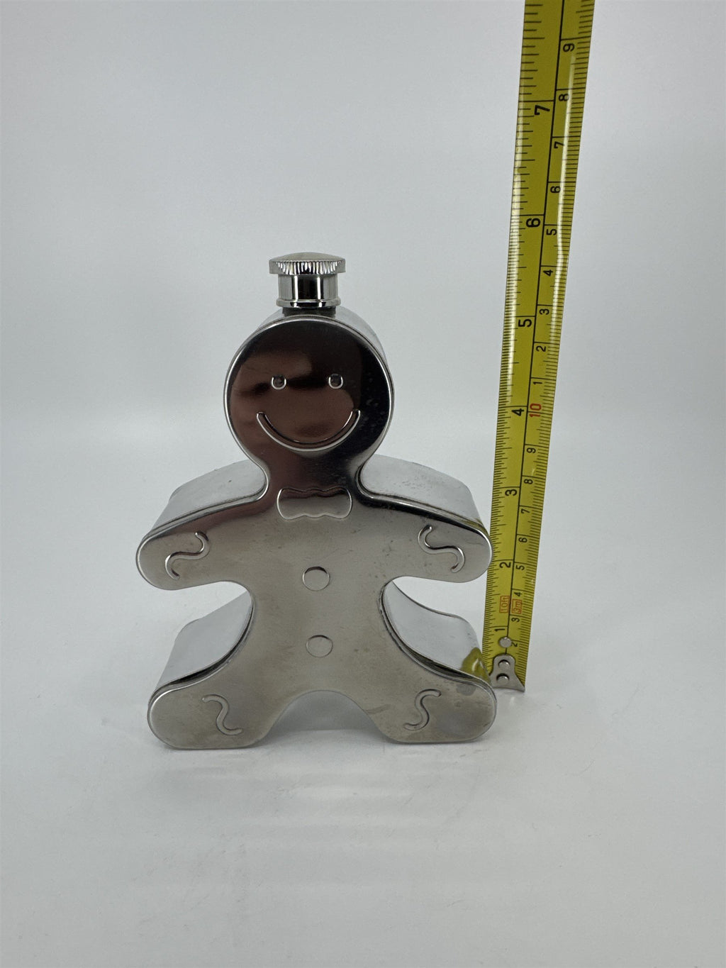 Wembley Gingerbread Man Flash Silver Tone Color Christmas Holiday Gift Flask