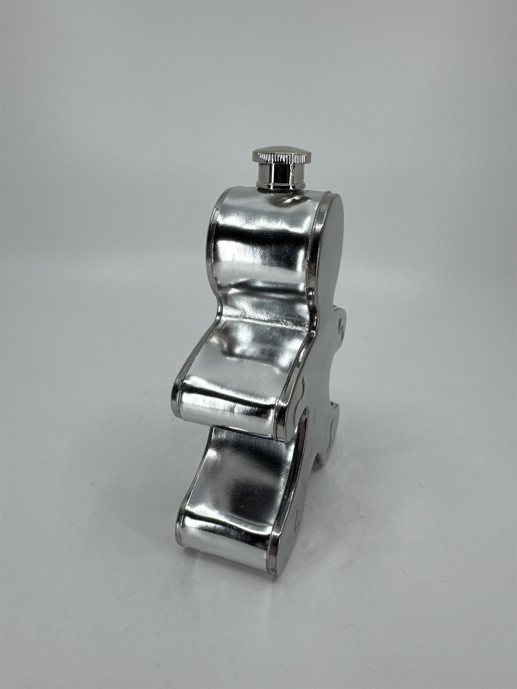 Wembley Gingerbread Man Flash Silver Tone Color Christmas Holiday Gift Flask
