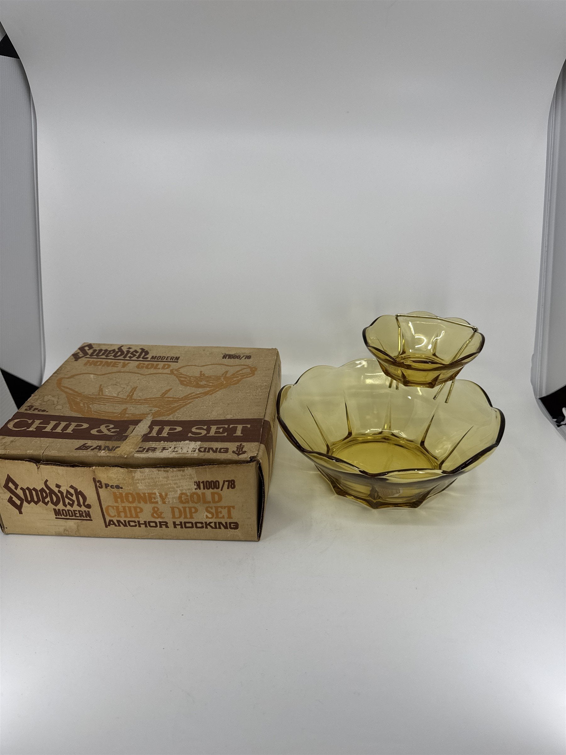 Anchor Hocking Swedish 3 Piece Modern Honey Gold Chip & Dip Set Glass +Box *Chip