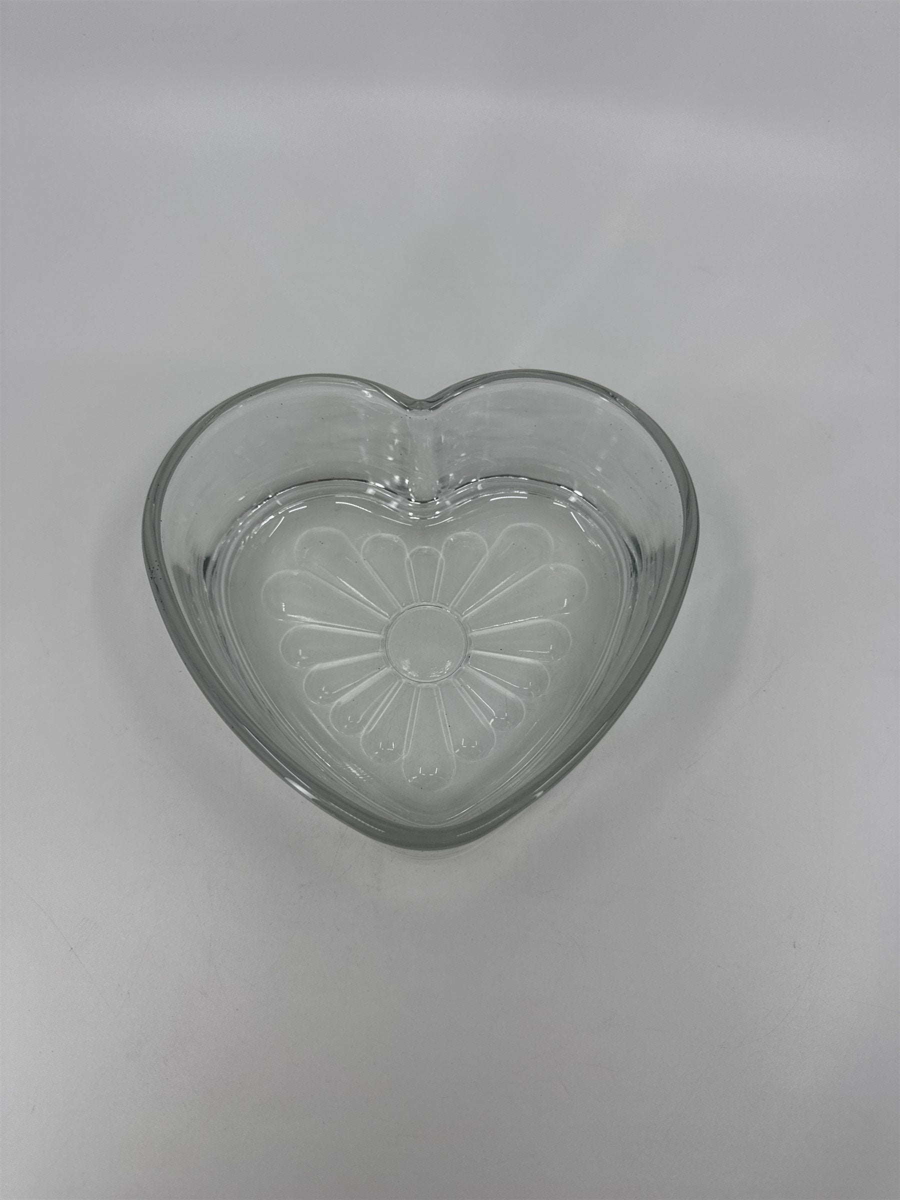 Libbey Libby Clear Glass Heart Shaped Candy Dish Trinket Keepsake Valentine Wedd