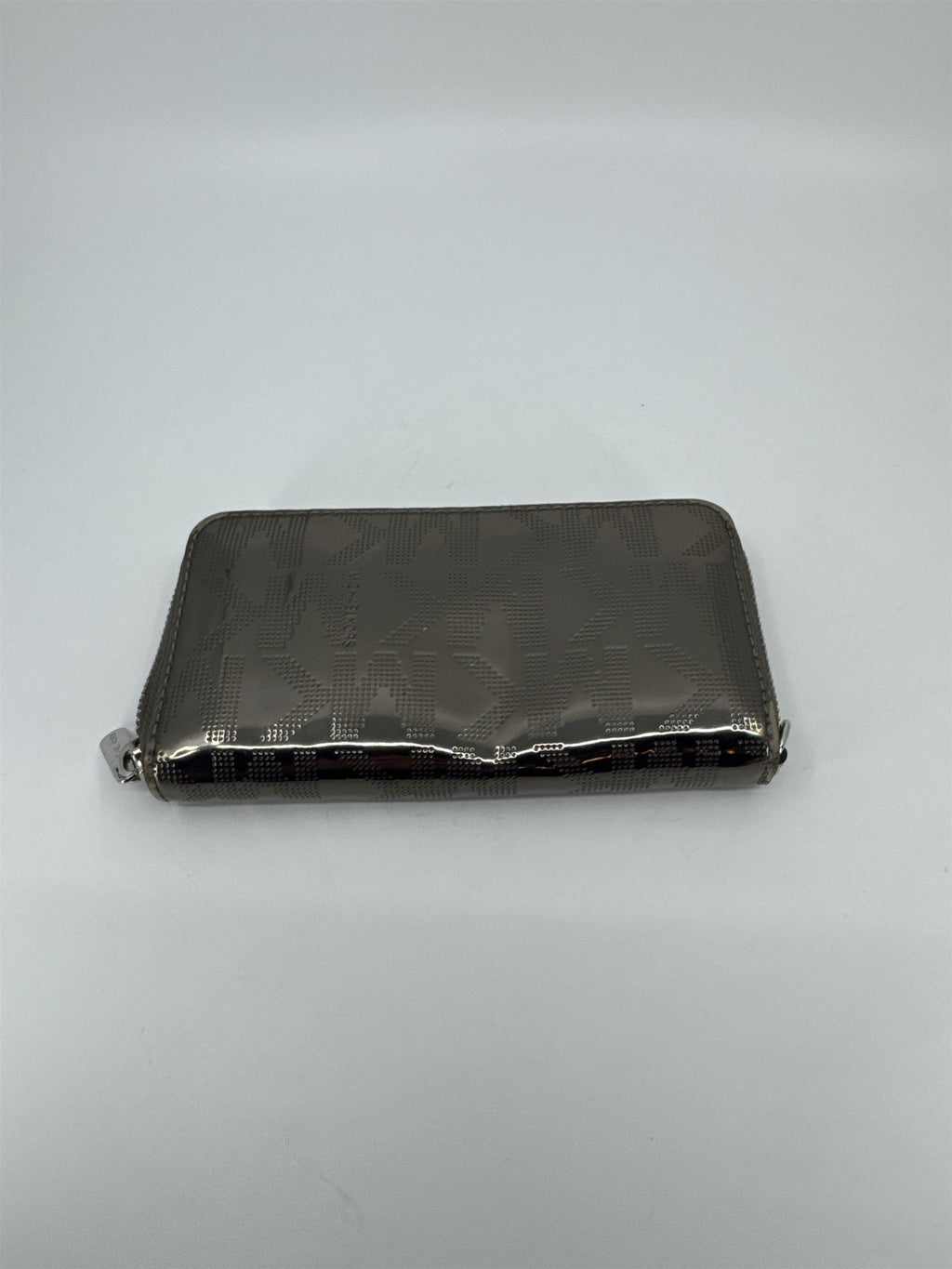 Michael Kors Signature Silver Gray Metallic Shiny Zippering Wallet Silver Accent