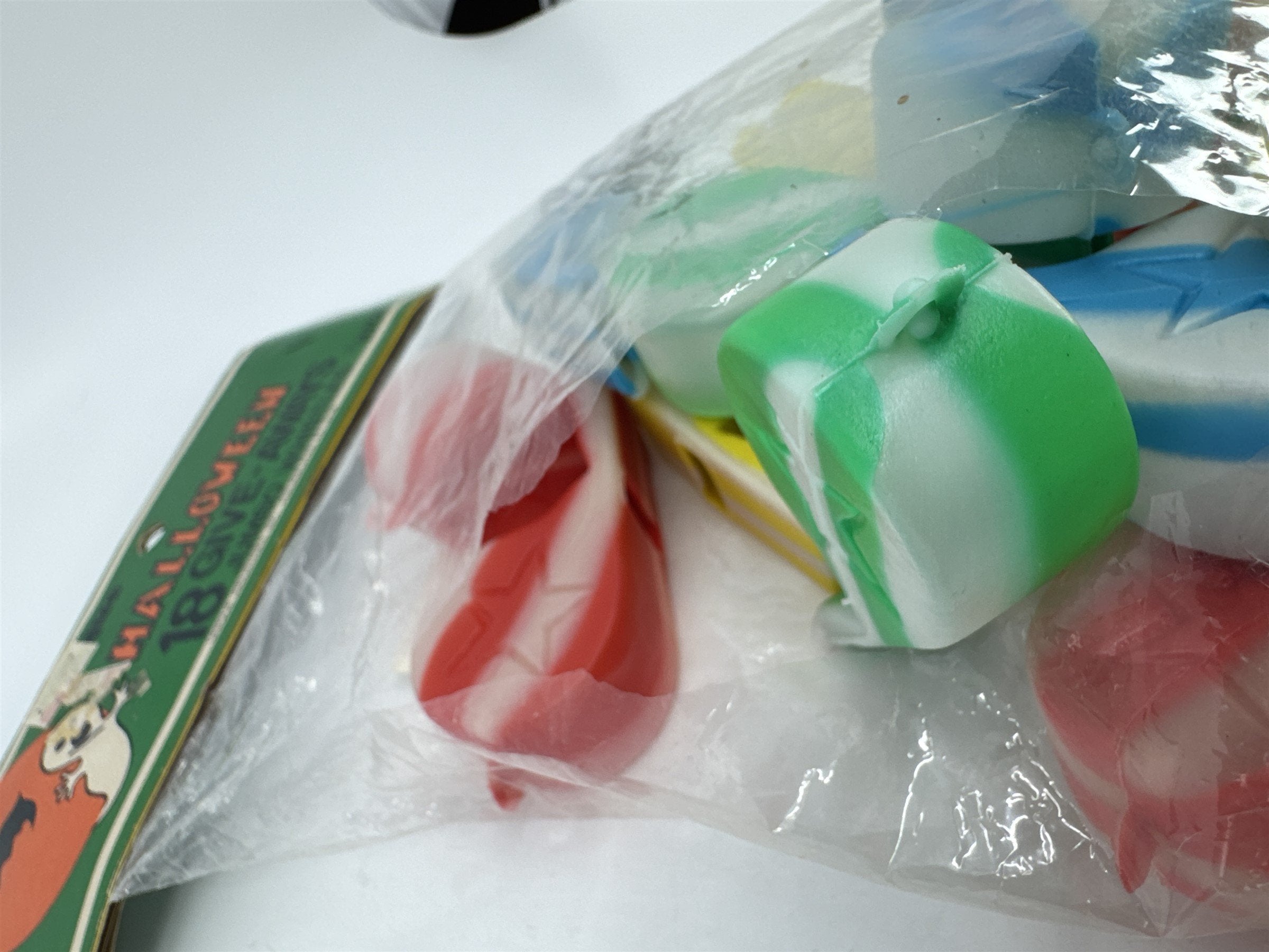 Unique Industries Philadelphia 18ct Halloween Give-Aways Jumbo Whistles #8701