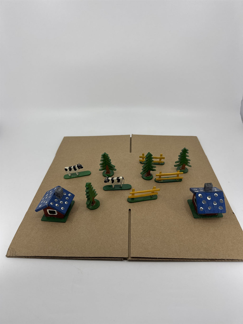 Japan Putz Wooden Mini Village Pieces 2x Houses, 3x Fences, 2x Cows, 4x Trees