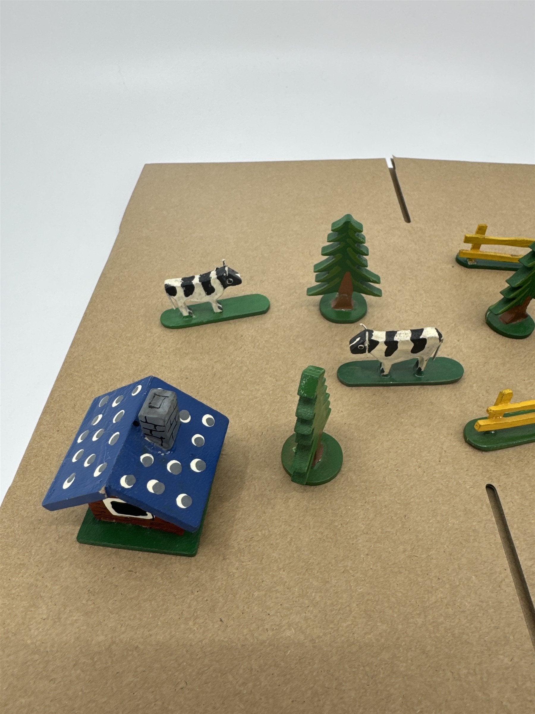 Japan Putz Wooden Mini Village Pieces 2x Houses, 3x Fences, 2x Cows, 4x Trees