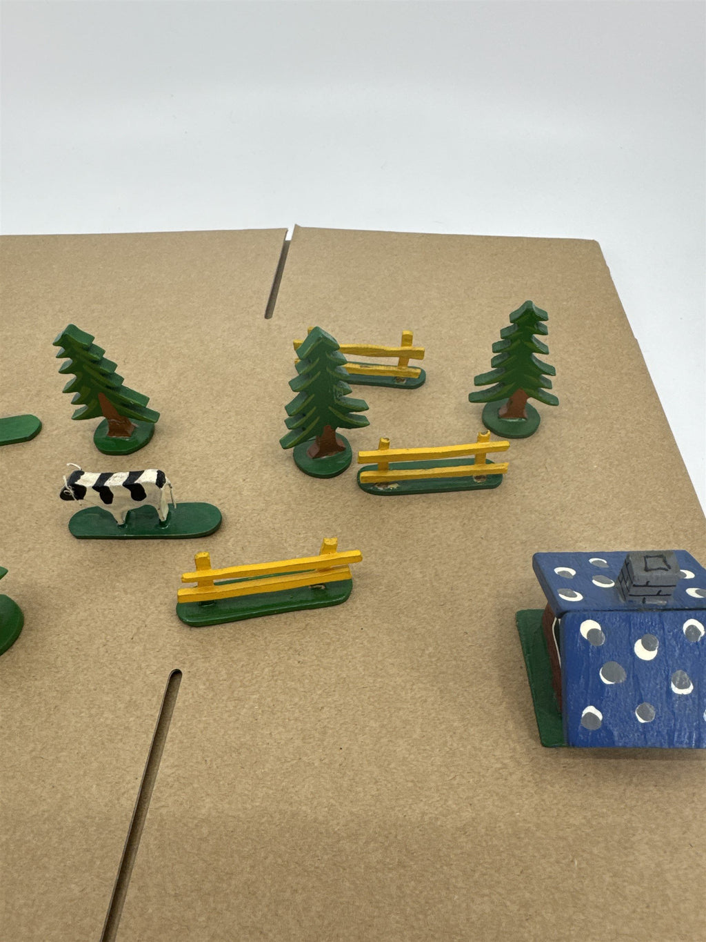 Japan Putz Wooden Mini Village Pieces 2x Houses, 3x Fences, 2x Cows, 4x Trees