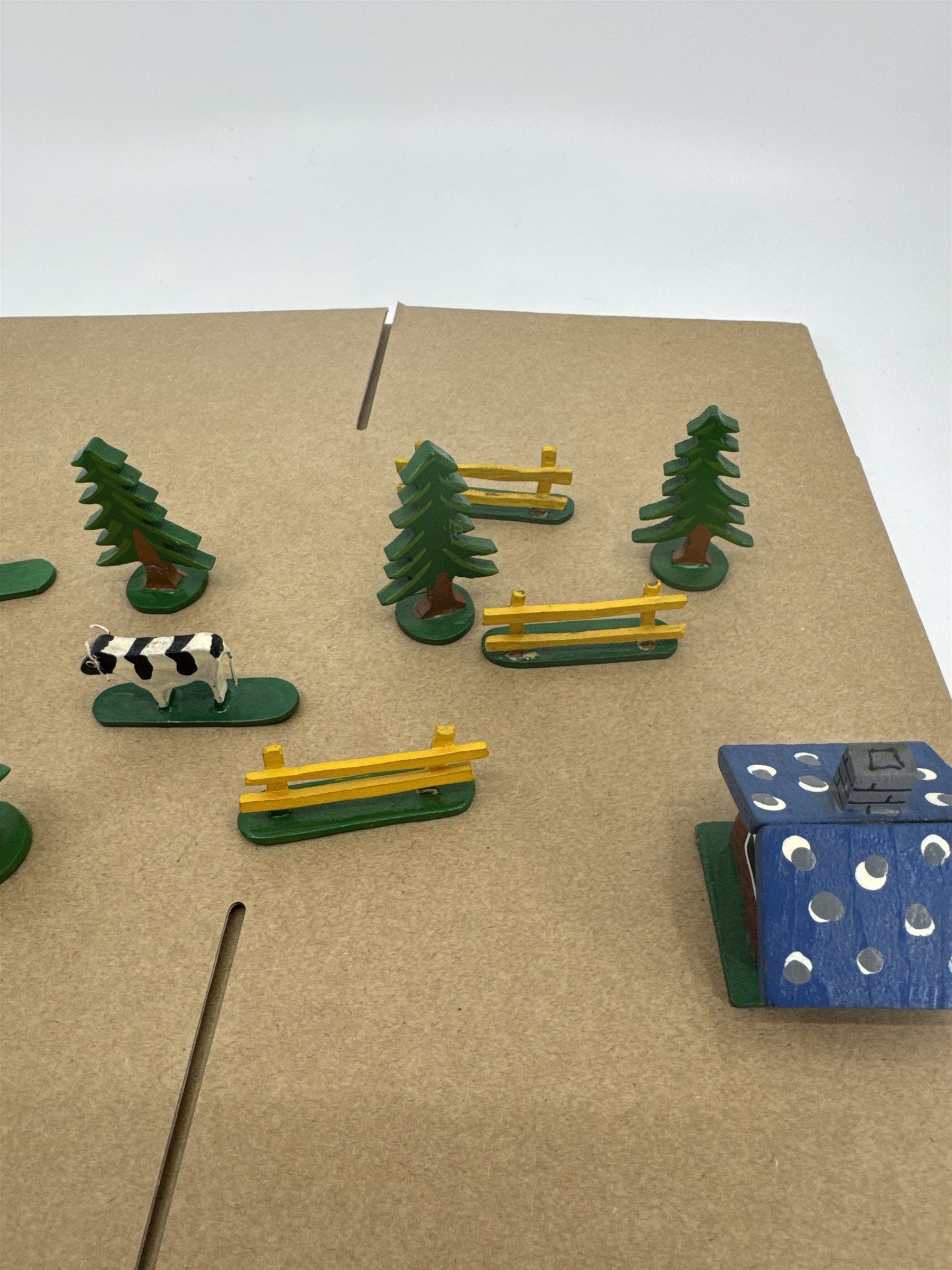 Japan Putz Wooden Mini Village Pieces 2x Houses, 3x Fences, 2x Cows, 4x Trees