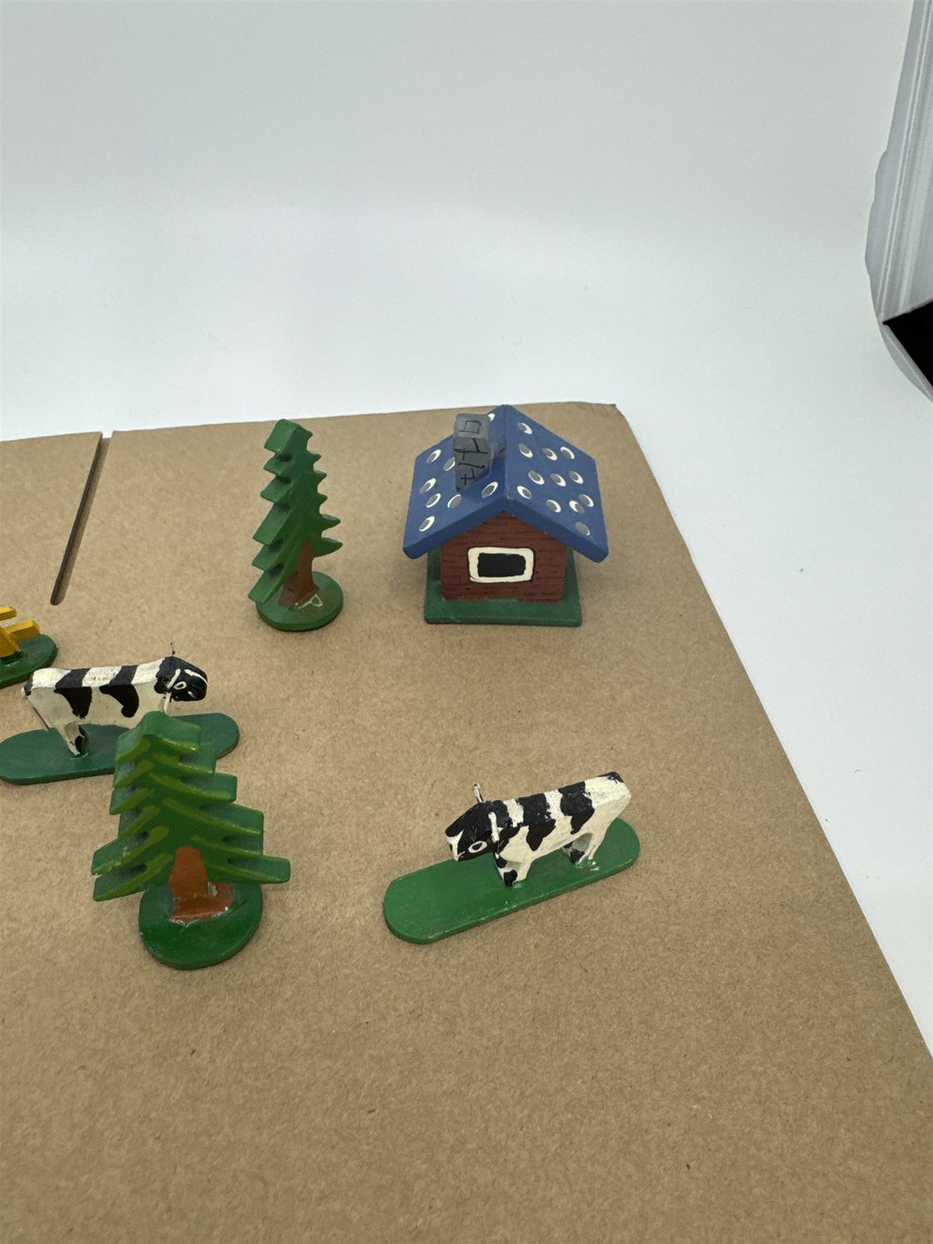 Japan Putz Wooden Mini Village Pieces 2x Houses, 3x Fences, 2x Cows, 4x Trees