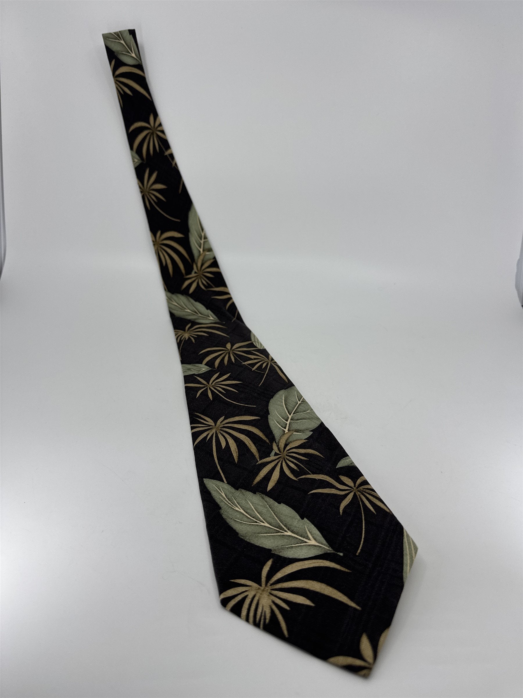 Tommy Bahama 100% Silk Hand Made Tropical Palm Tree Palms Leaf Mens Tie