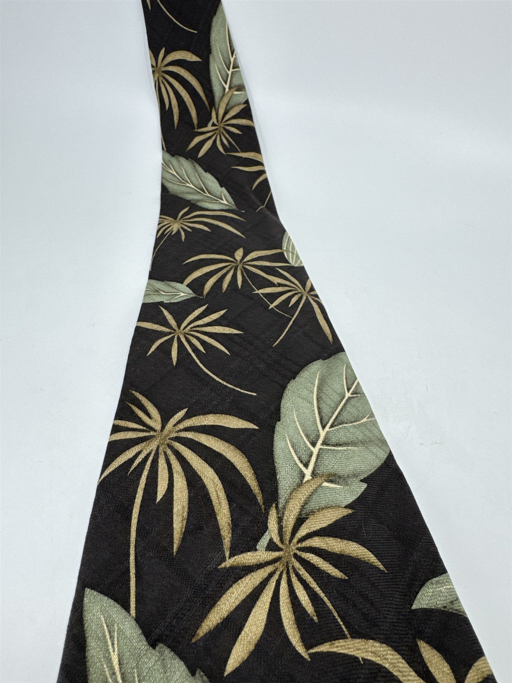 Tommy Bahama 100% Silk Hand Made Tropical Palm Tree Palms Leaf Mens Tie