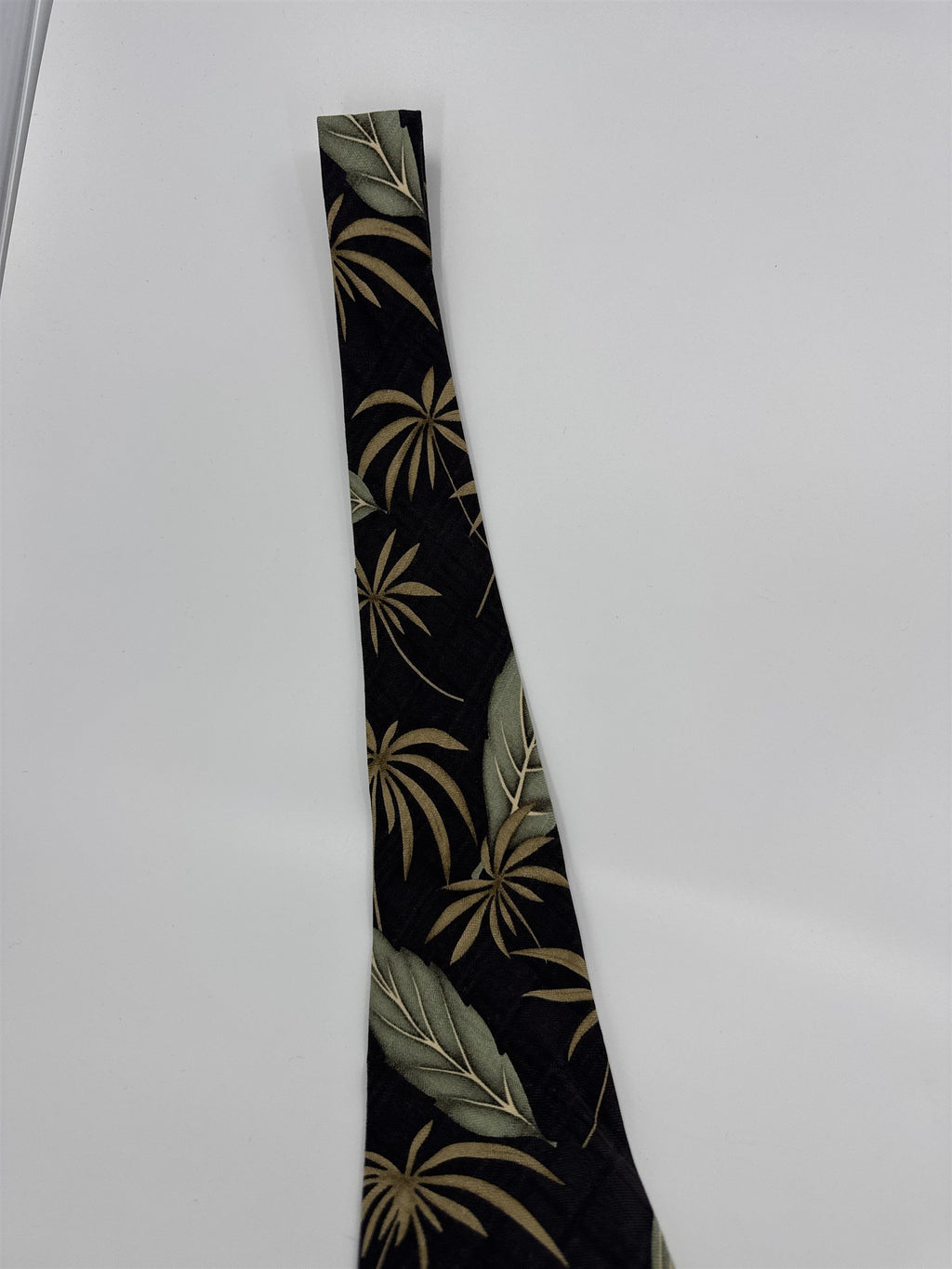 Tommy Bahama 100% Silk Hand Made Tropical Palm Tree Palms Leaf Mens Tie
