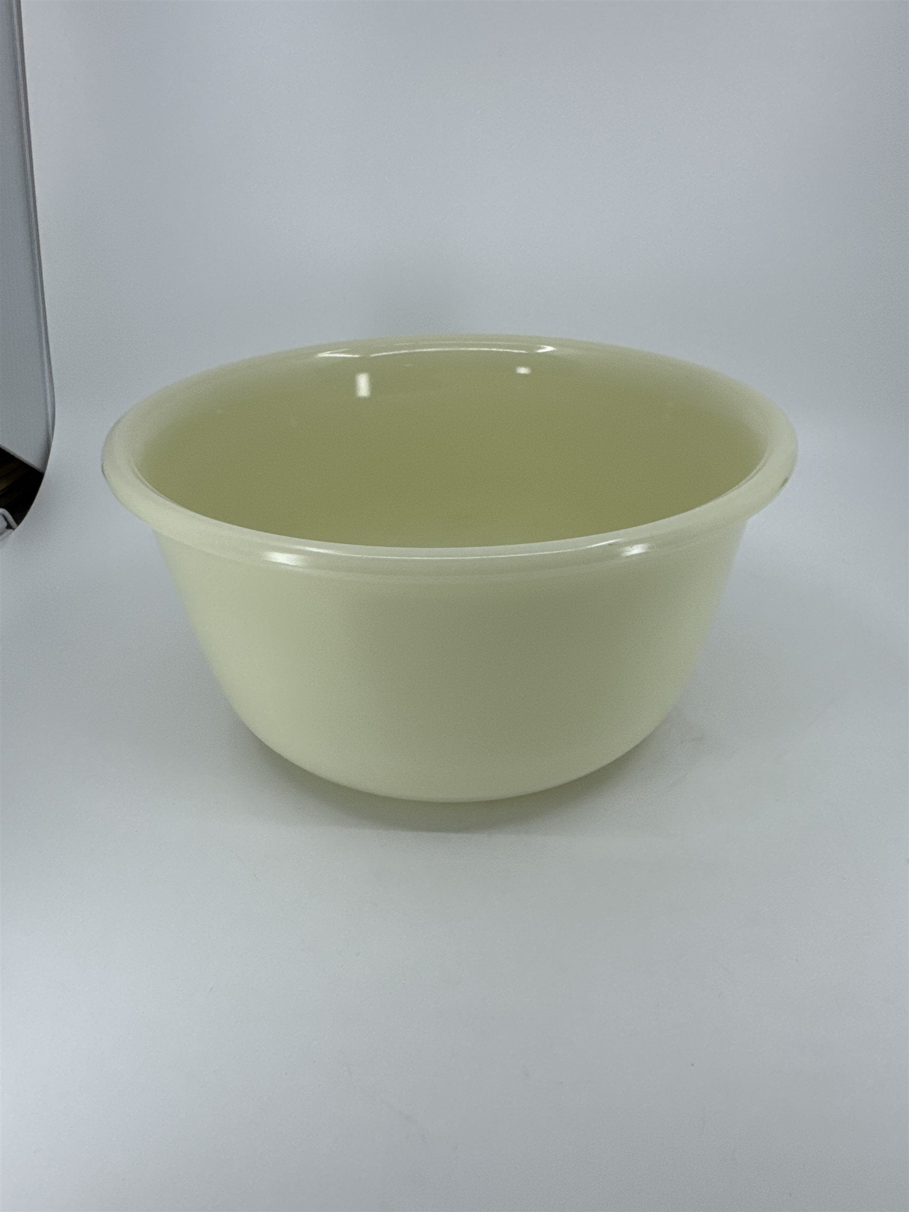Vintage Hamilton Beach Mixing Bowl Pale Yellow Cream 9" Glass Bowl Racine Wisc.