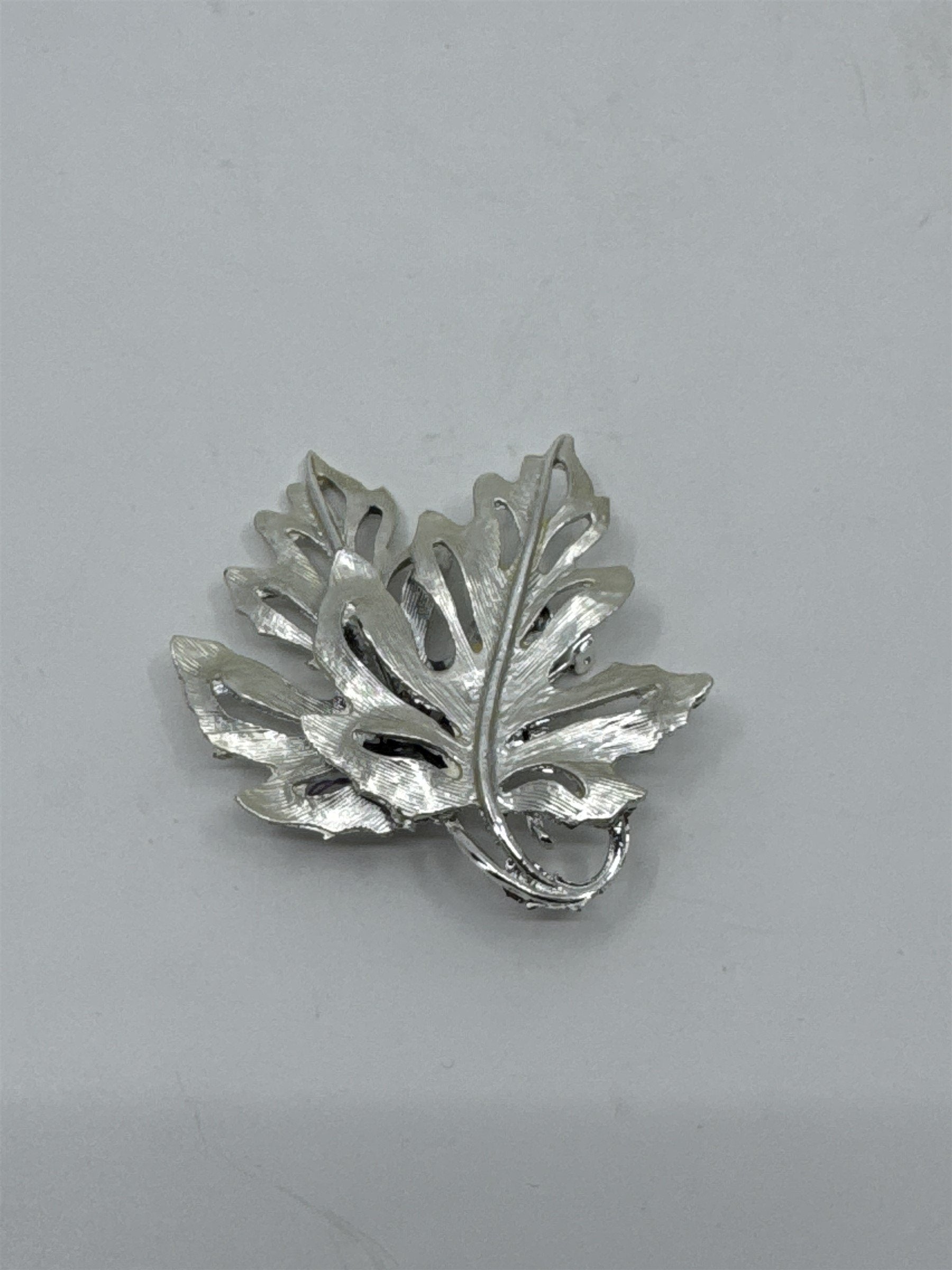 Vintage Silver Toned Autumn Maple Leaf Leaves Brooch Pin