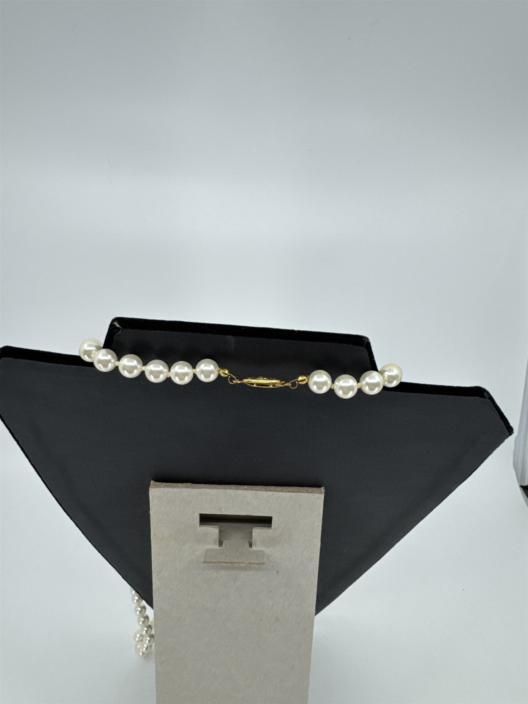 Vintage Faux White Pearl Vibrant Shining Necklace Estate Costume Jewelry