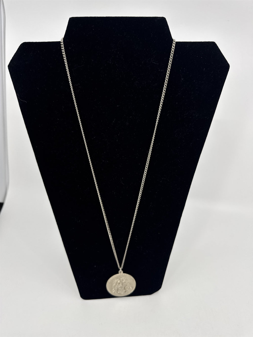 Vintage Metal Silver-Toned Jesus Commemorative Pendant Necklace