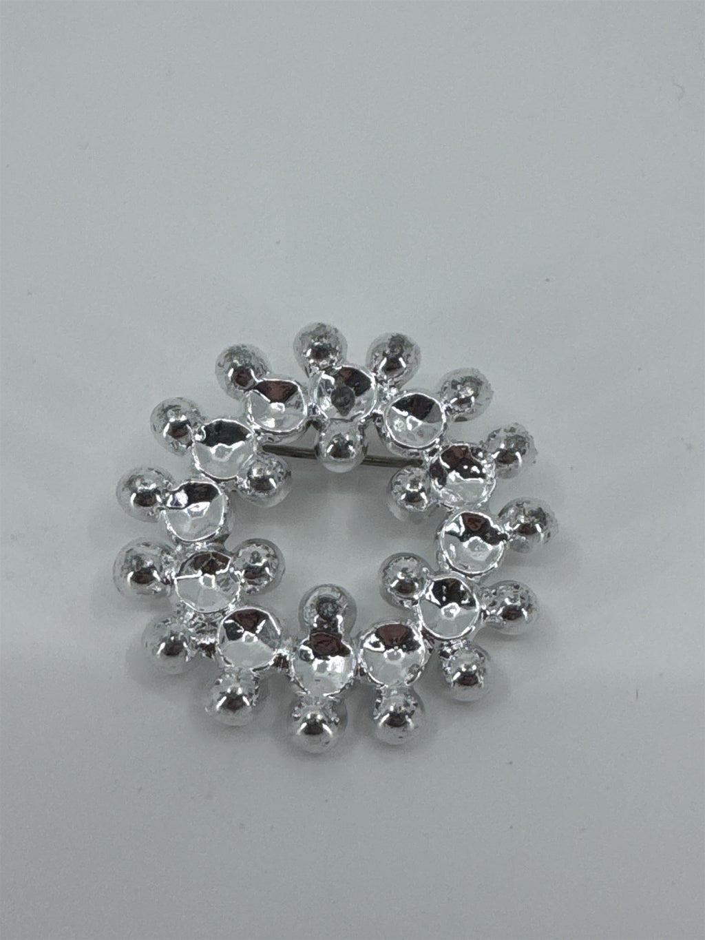 Vintage Silver Toned Snowflake Wreath Brooch Pin /w Reflective Divets