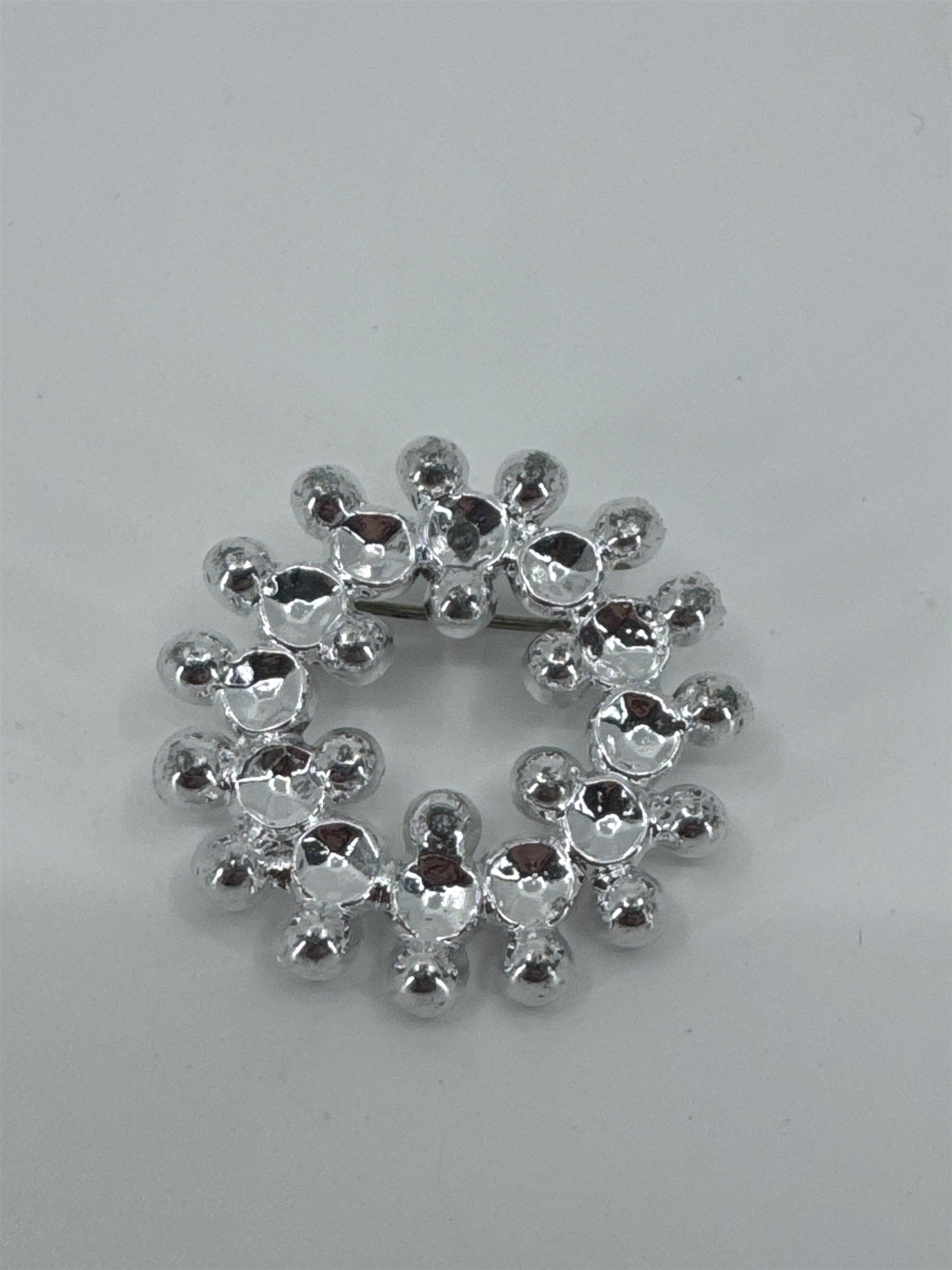 Vintage Silver Toned Snowflake Wreath Brooch Pin /w Reflective Divets