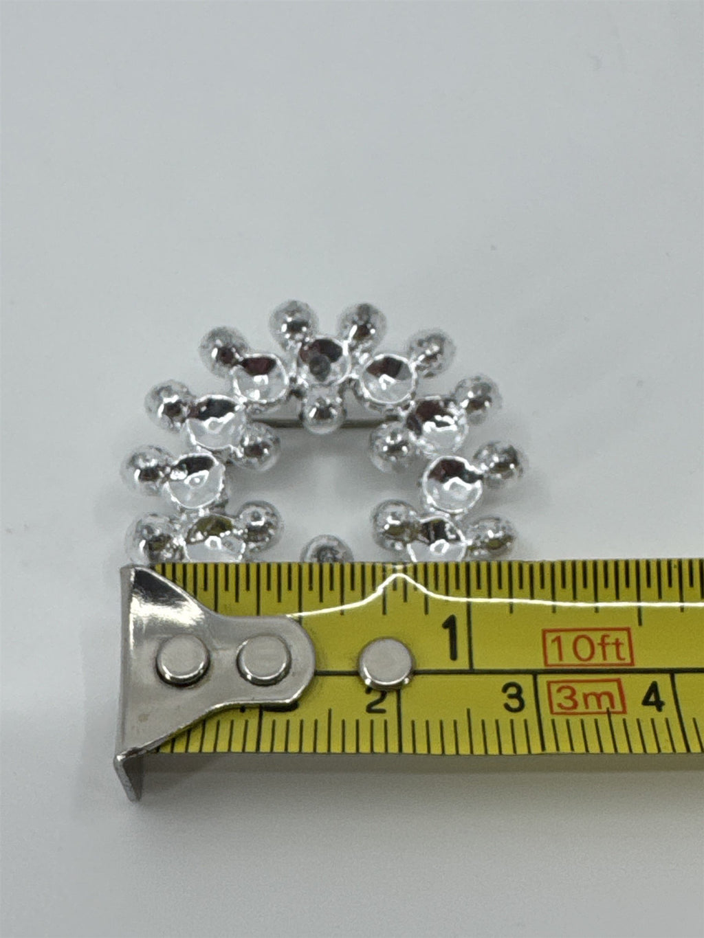 Vintage Silver Toned Snowflake Wreath Brooch Pin /w Reflective Divets
