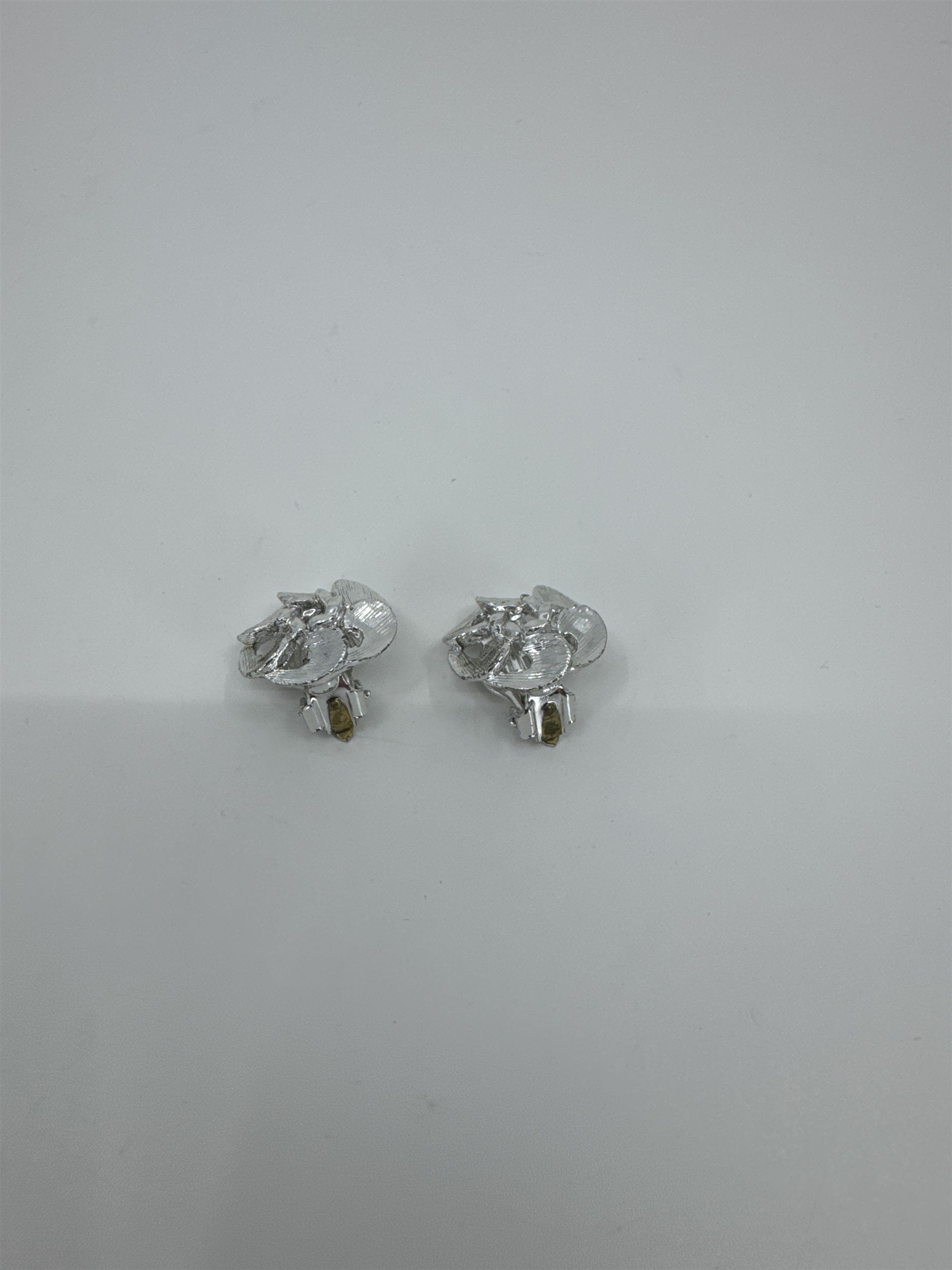 Vintage Silver-Toned Floral Whirl Wind Clip-On Earrings Costume Jewelry