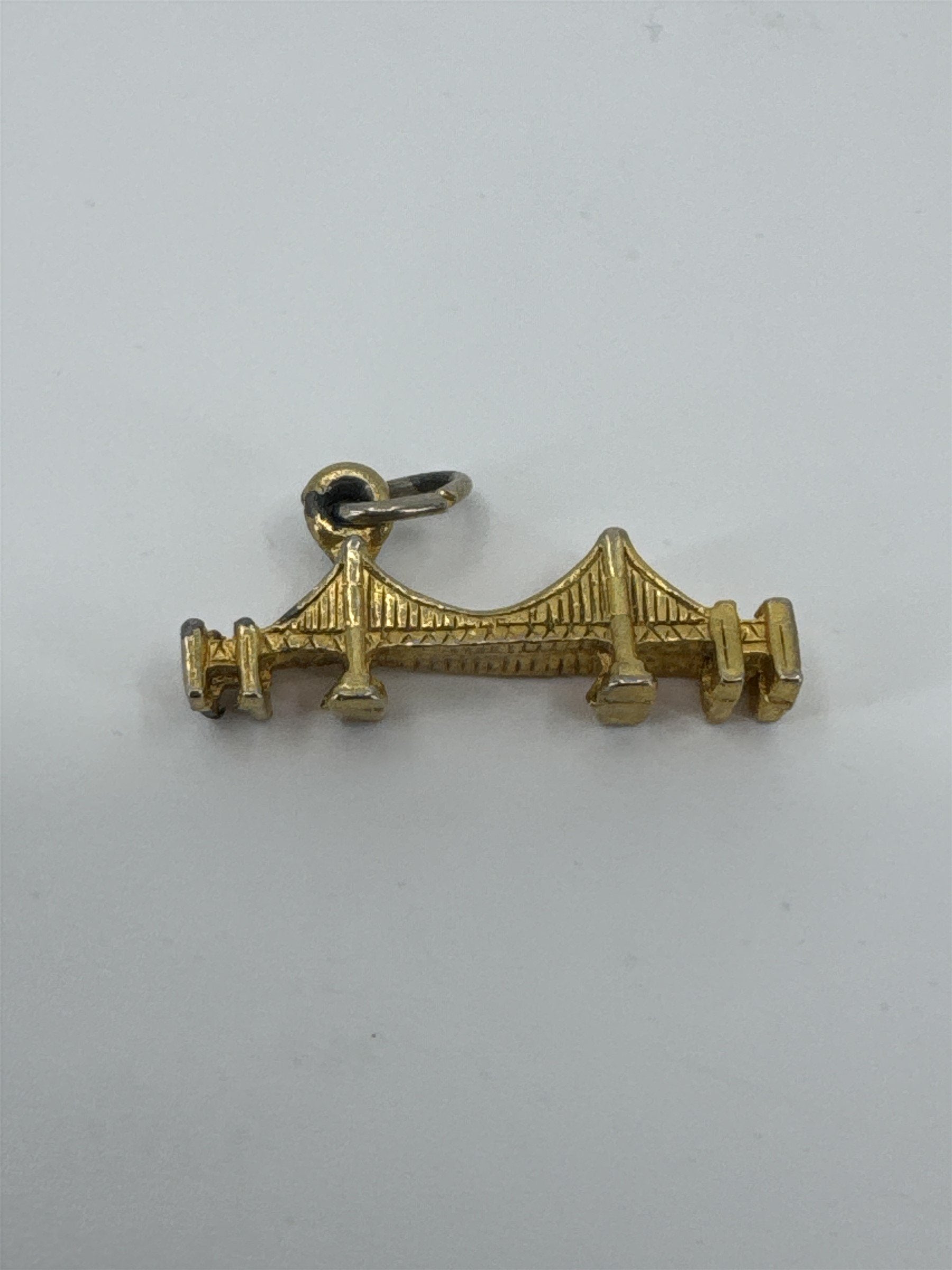 Vintage Gold-Toned San Francisco California Golden Gate Bridge Charm (Worn)