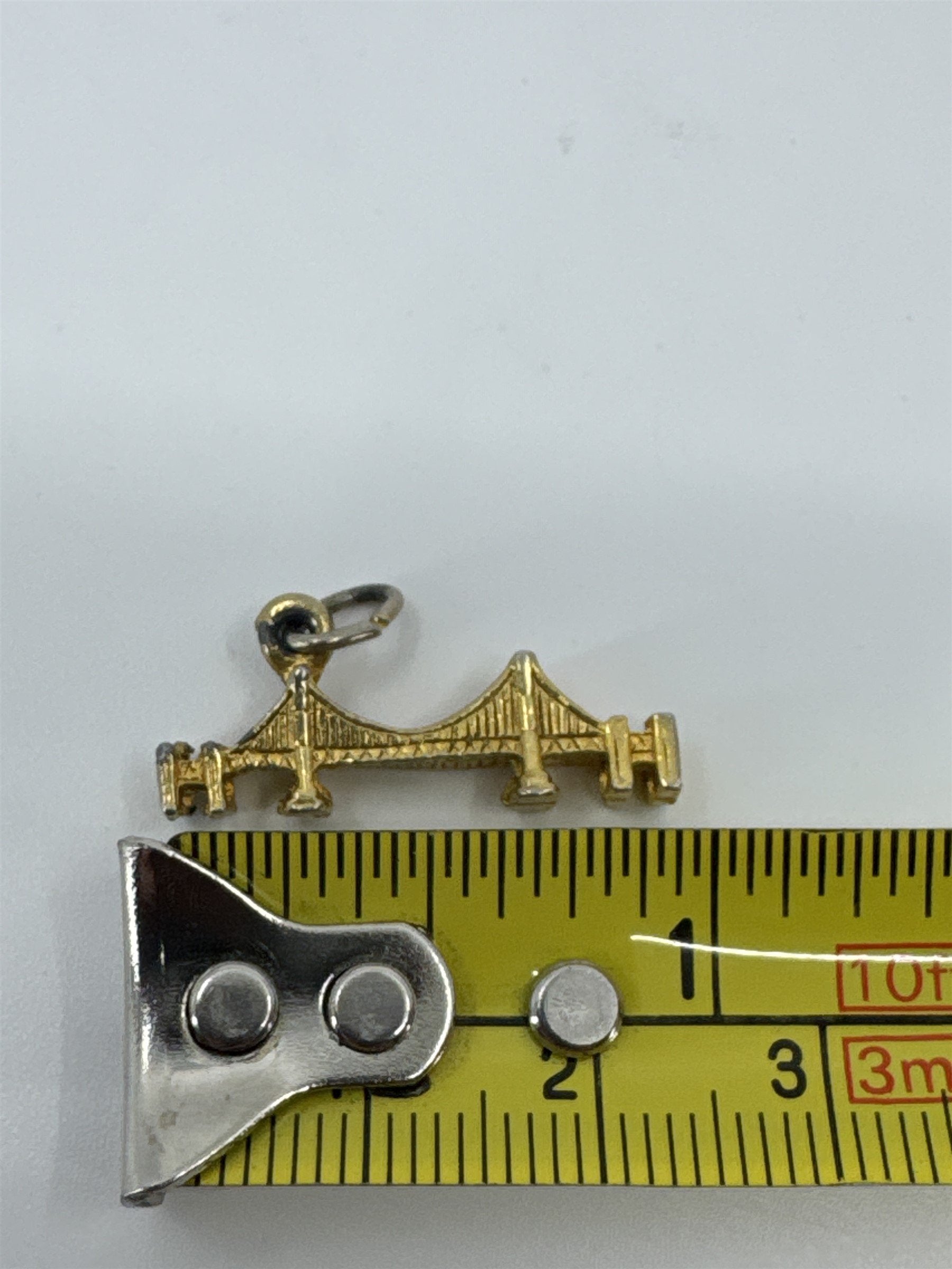 Vintage Gold-Toned San Francisco California Golden Gate Bridge Charm (Worn)